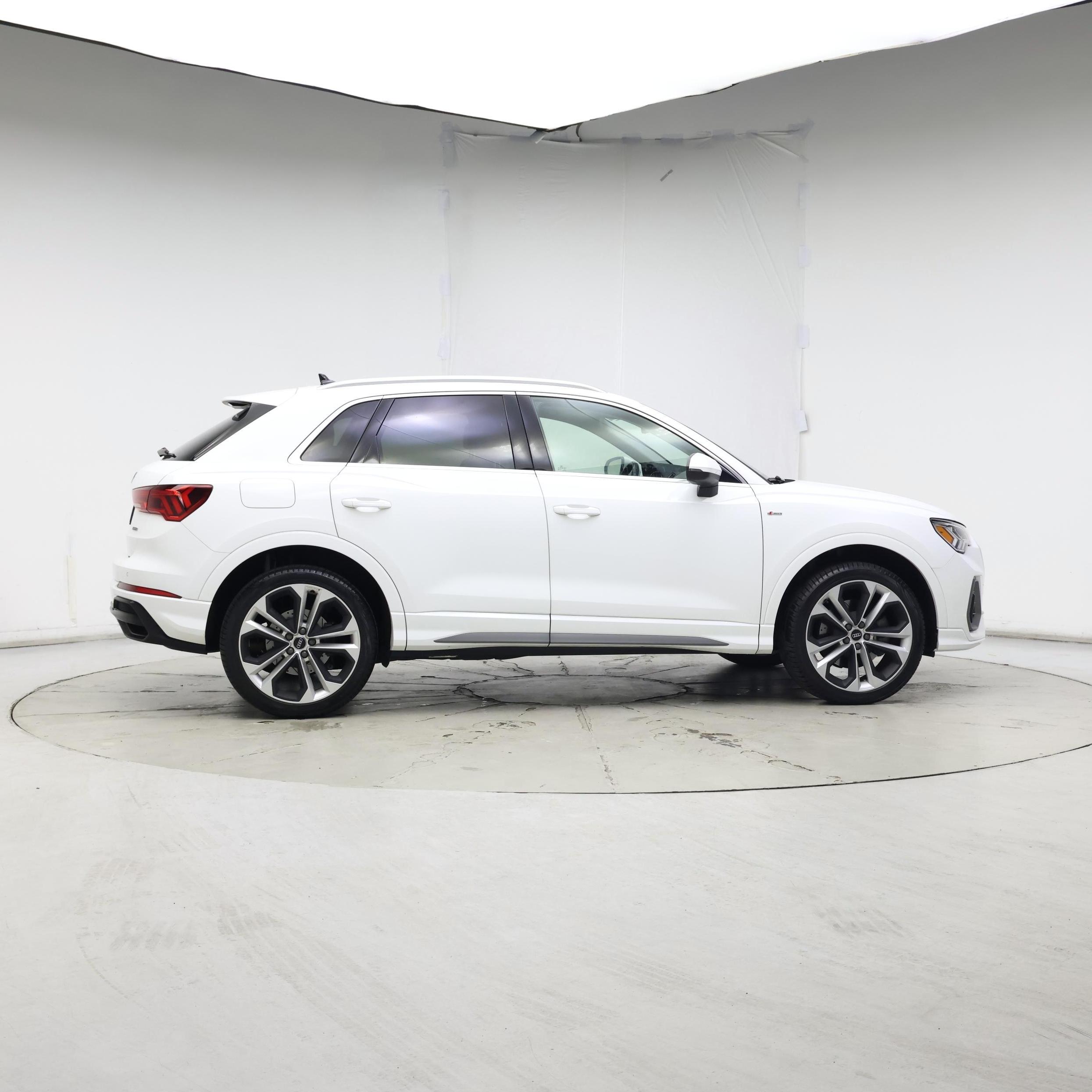 Thumbnail: 2021 Audi Q3 - 7