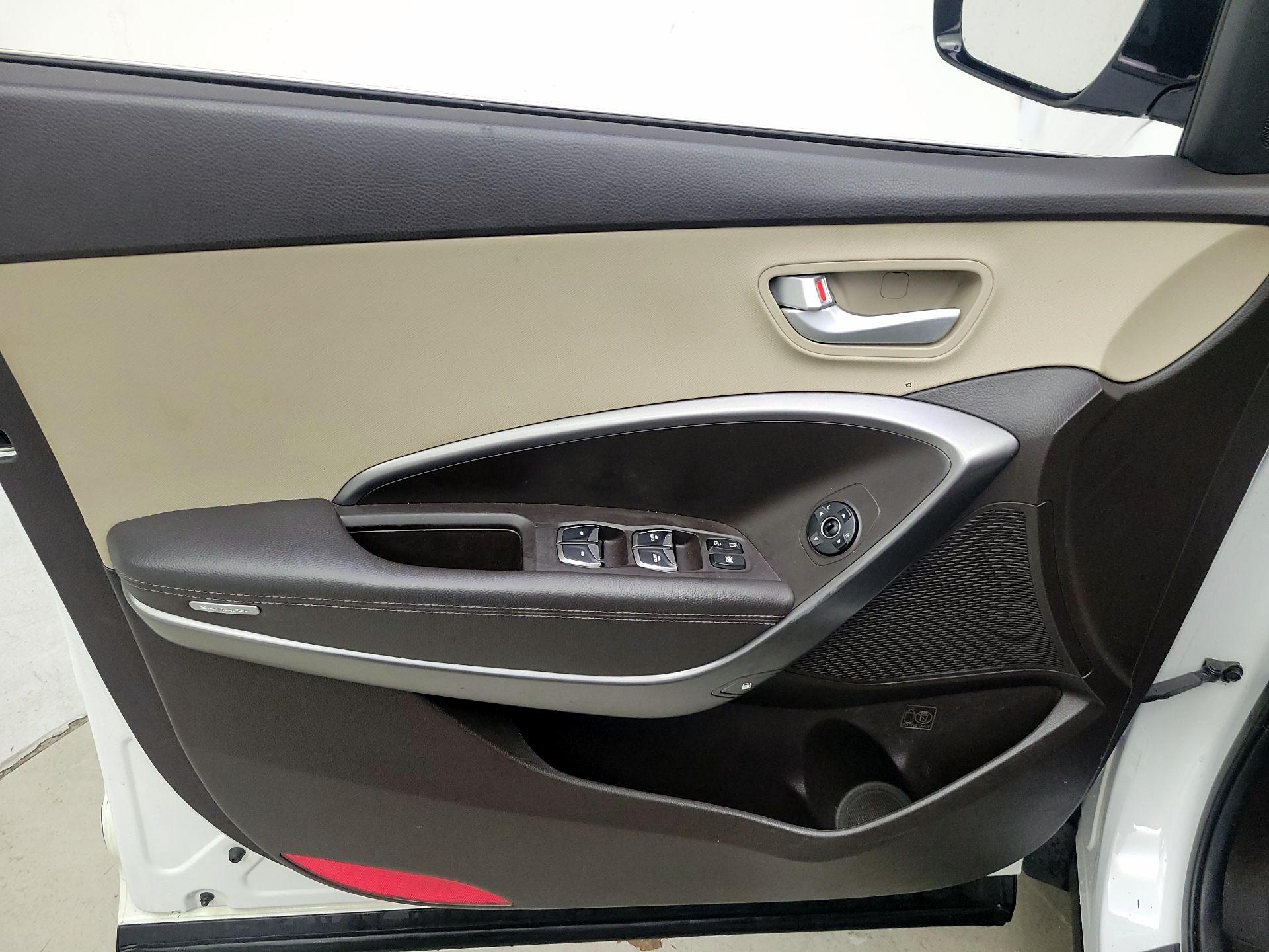 Thumbnail: 2017 Hyundai Santa Fe - 12