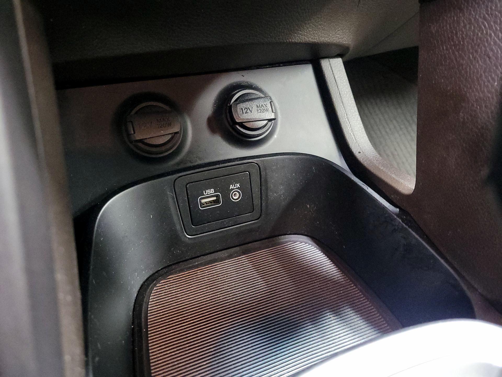 Thumbnail: 2017 Hyundai Santa Fe - 18