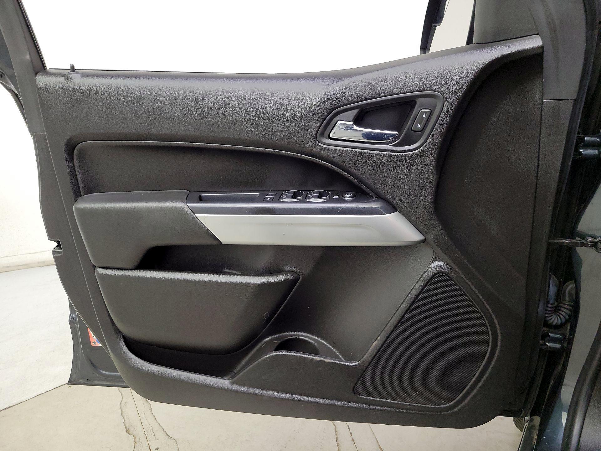 Thumbnail: 2018 Chevrolet Colorado - 12