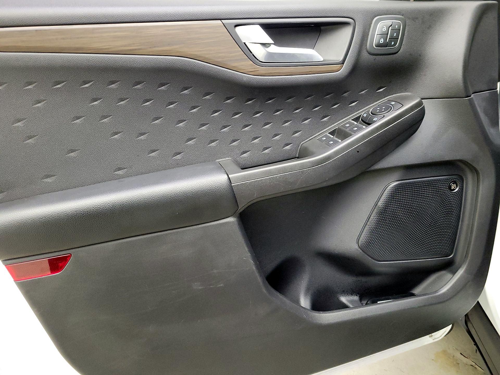 Thumbnail: 2020 Ford Escape - 12