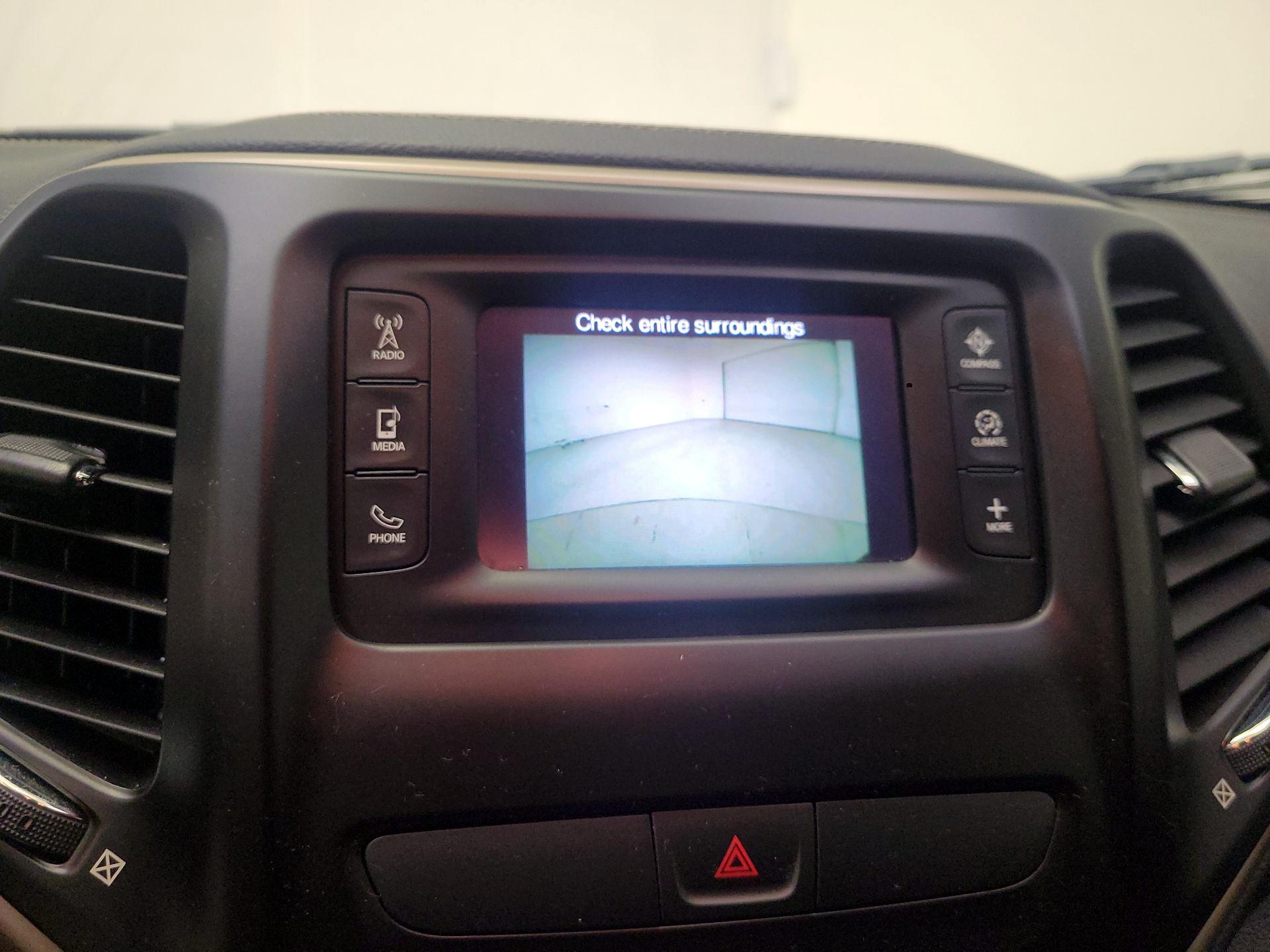 Thumbnail: 2016 Jeep Cherokee - 14