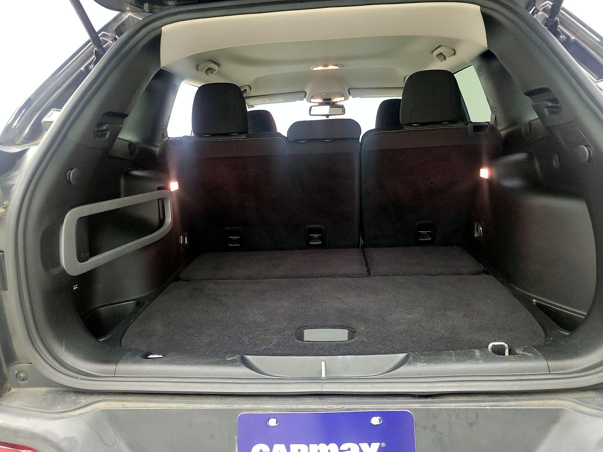 Thumbnail: 2016 Jeep Cherokee - 20