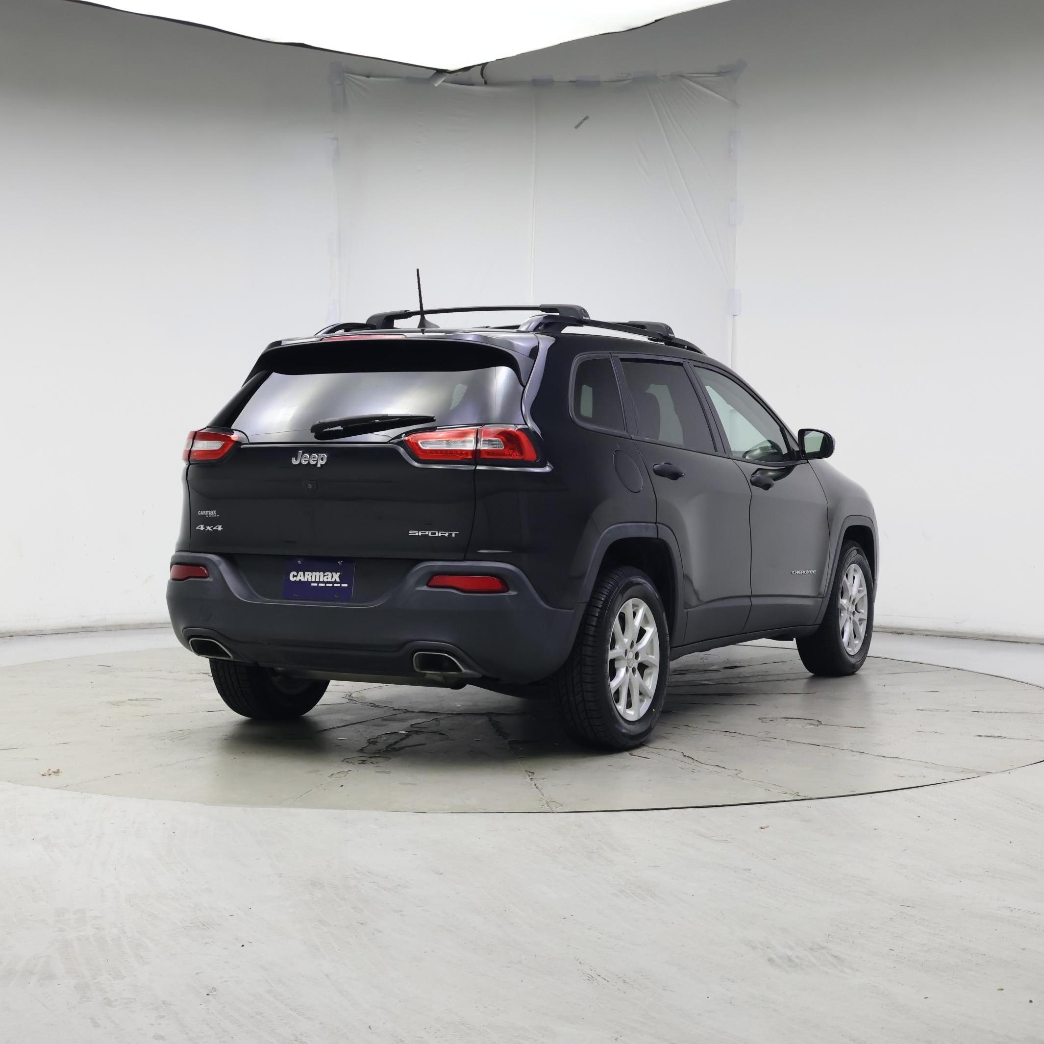 Thumbnail: 2016 Jeep Cherokee - 8