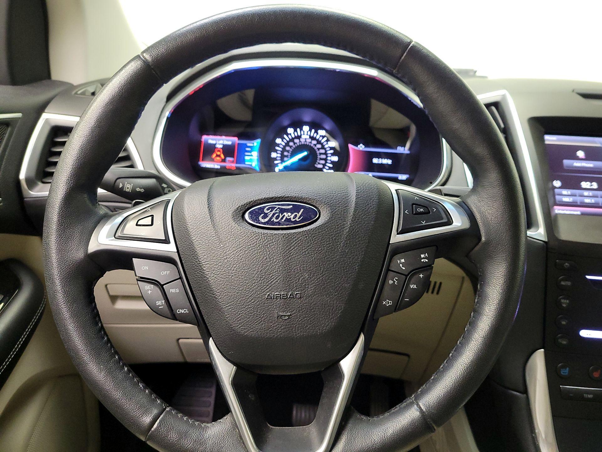 Thumbnail: 2015 Ford Edge - 10