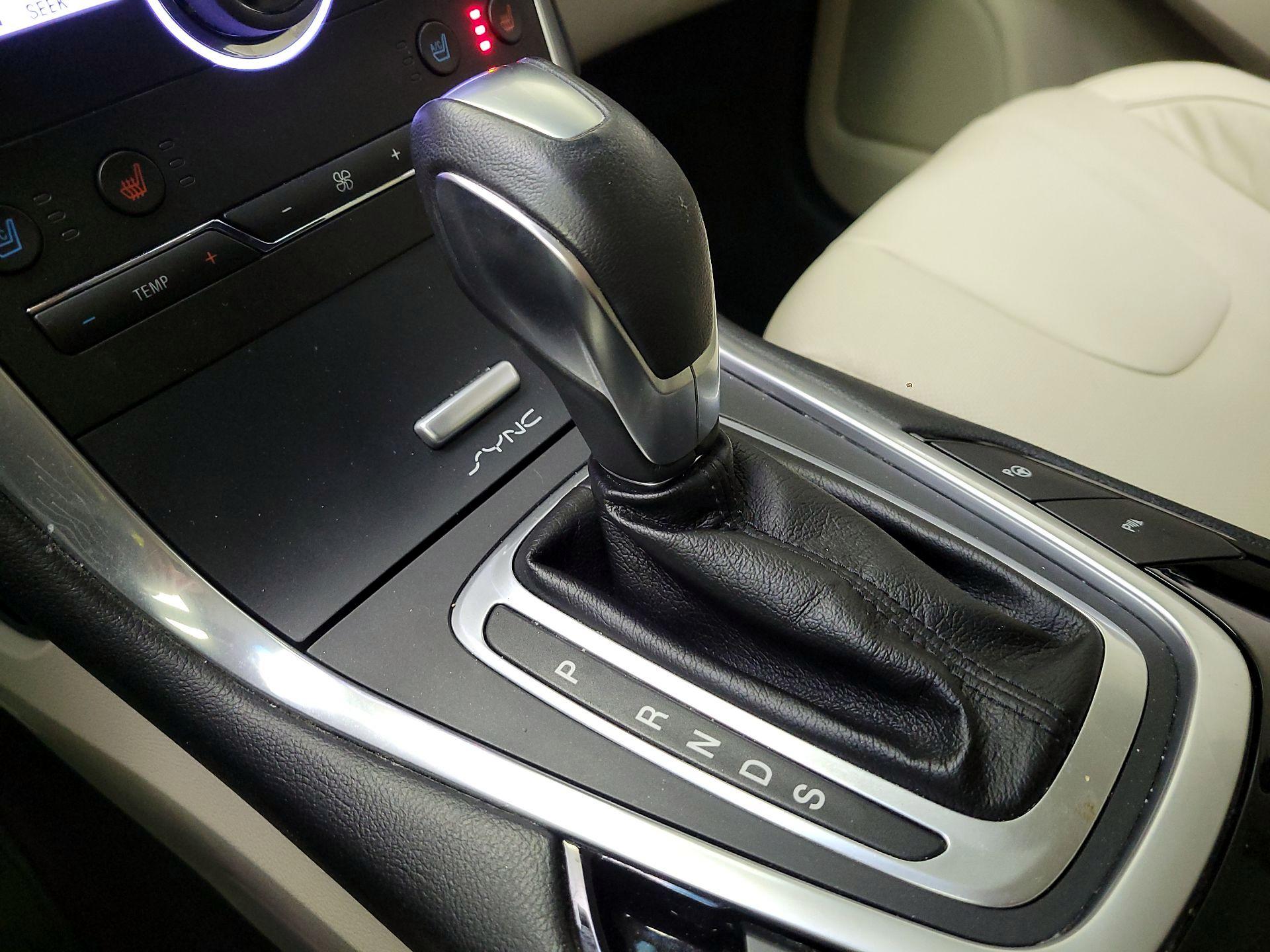 Thumbnail: 2015 Ford Edge - 18