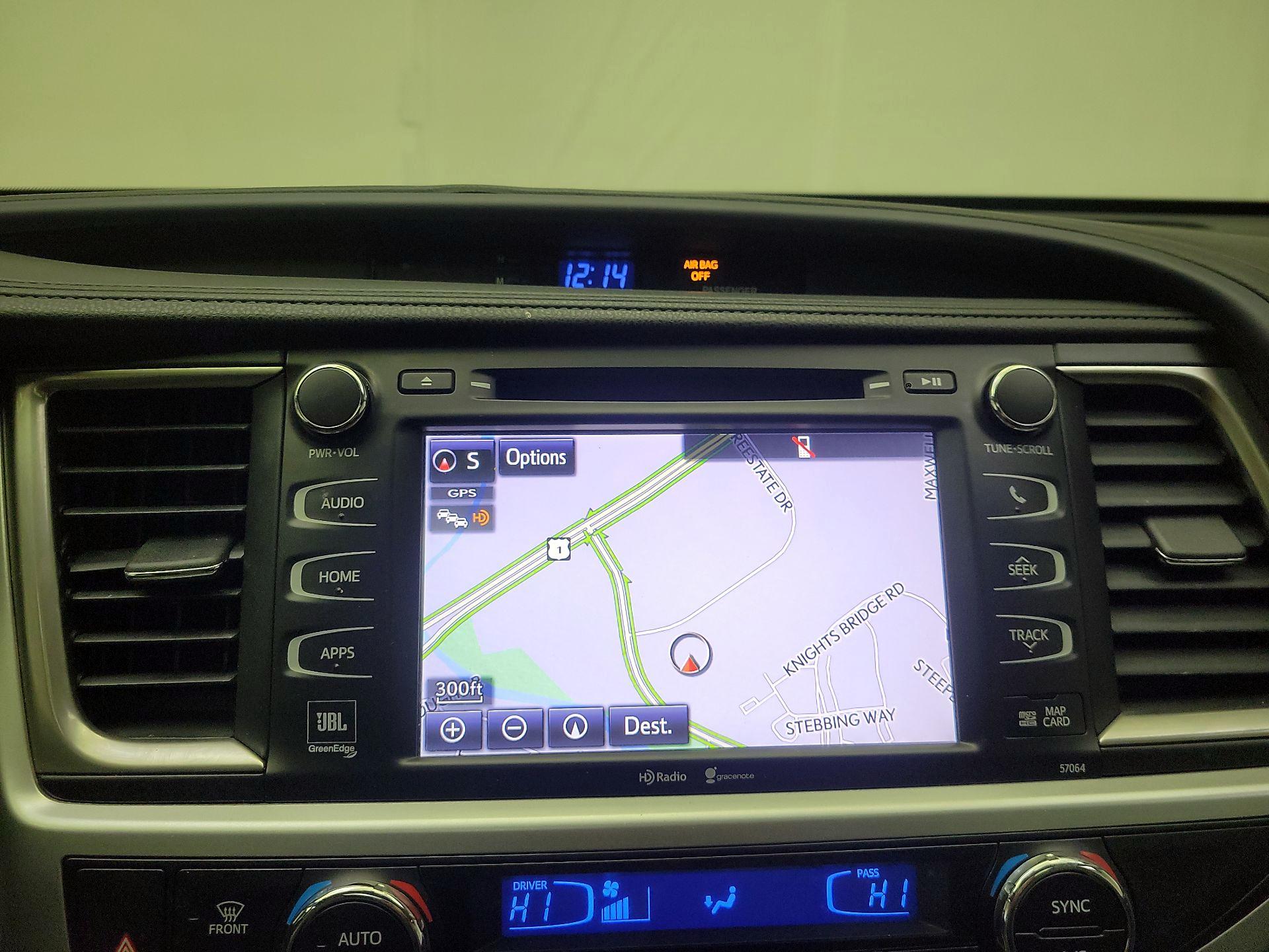 Thumbnail: 2015 Toyota Highlander - 14