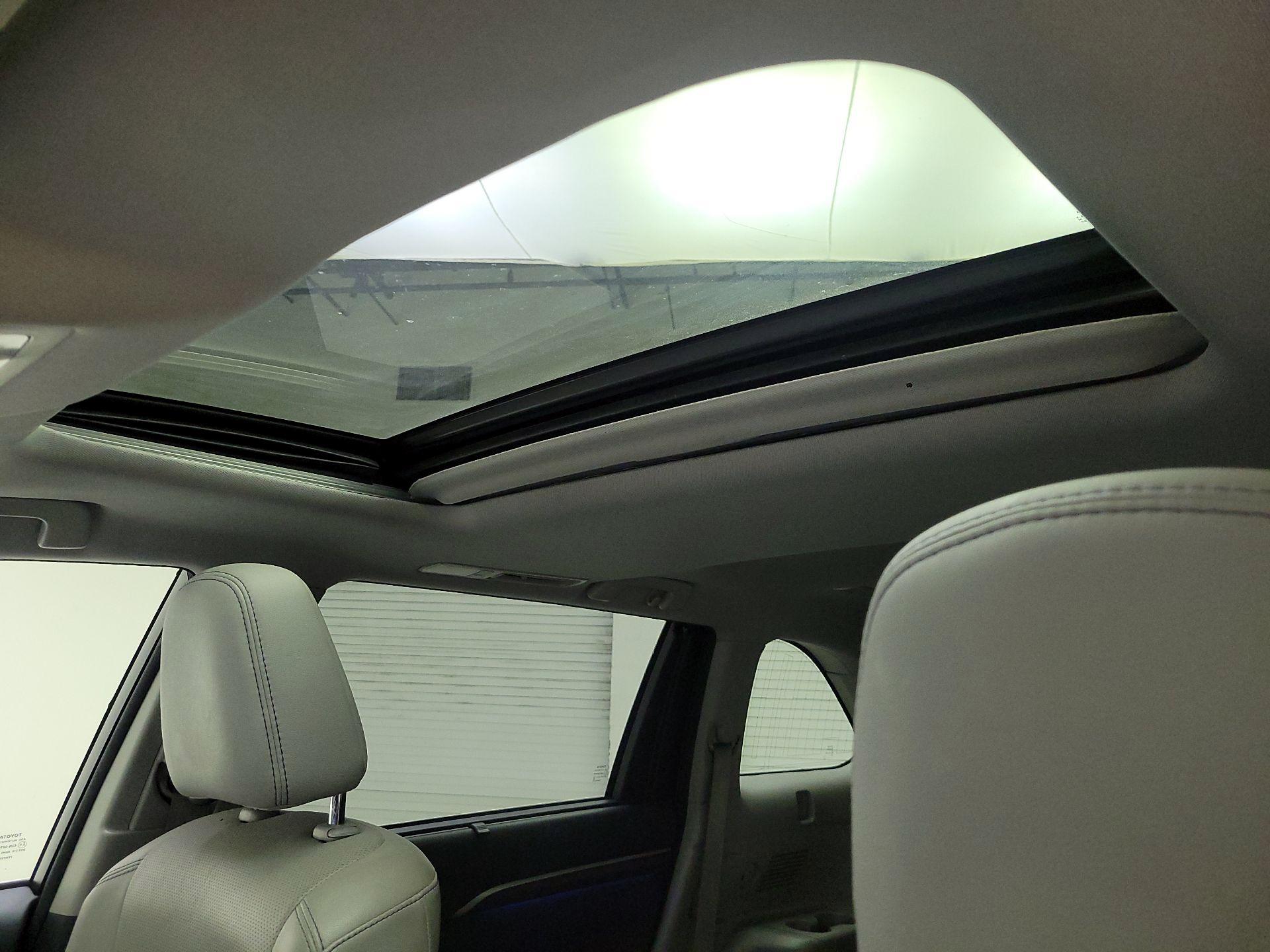 Thumbnail: 2015 Toyota Highlander - 20