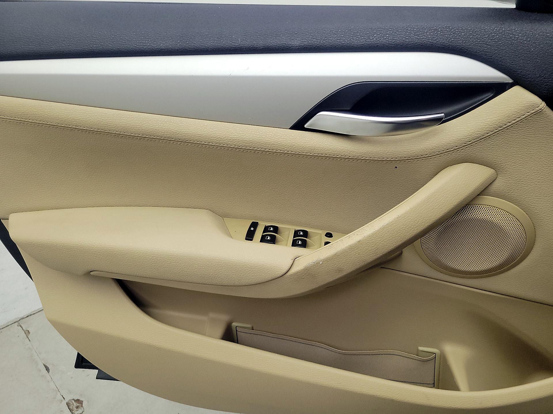 Thumbnail: 2015 BMW X1 - 12