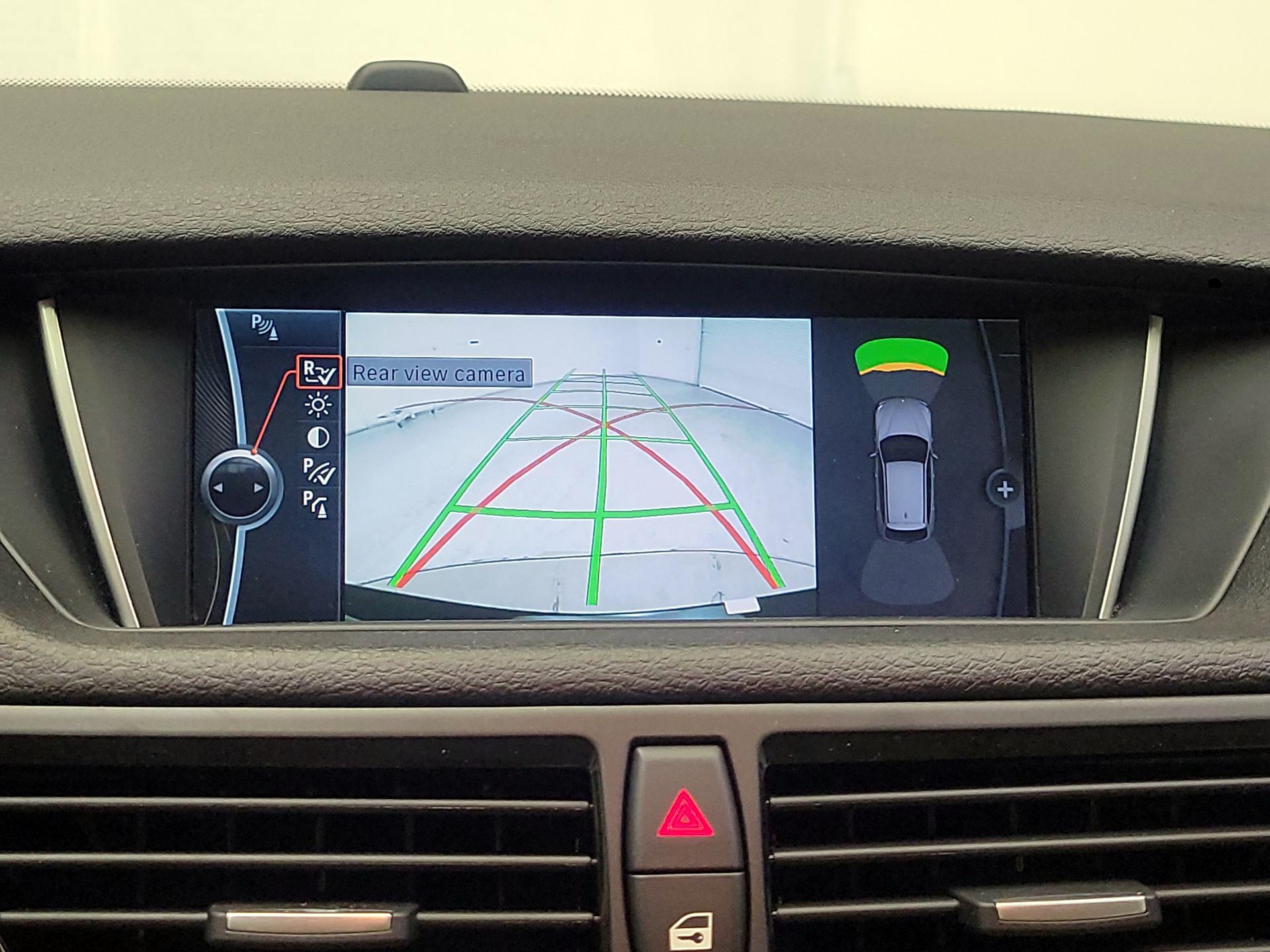 Thumbnail: 2015 BMW X1 - 15