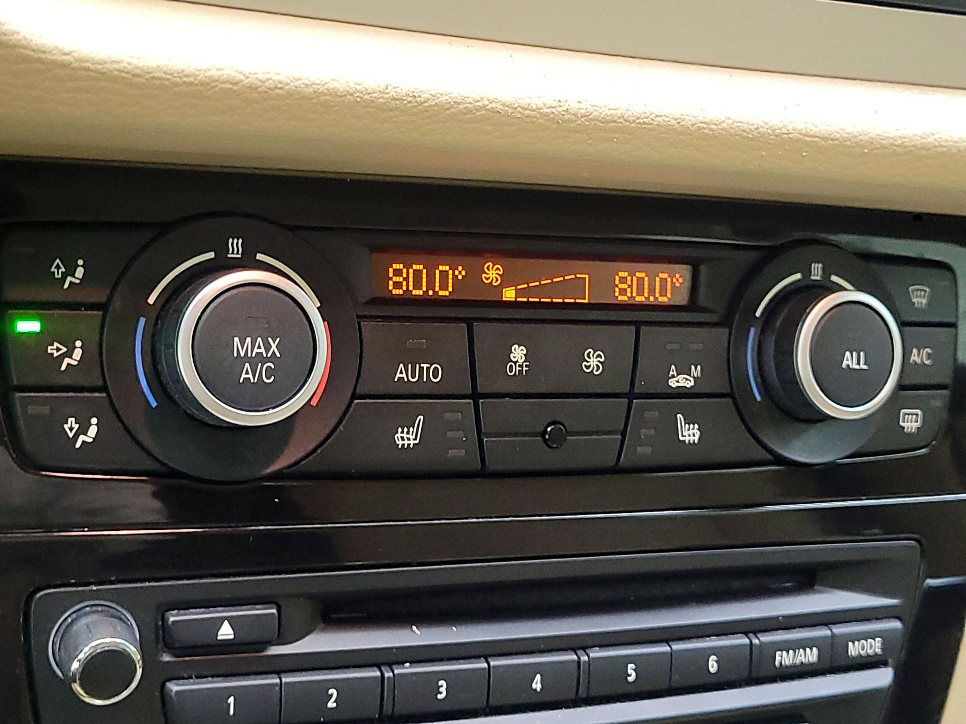 Thumbnail: 2015 BMW X1 - 17