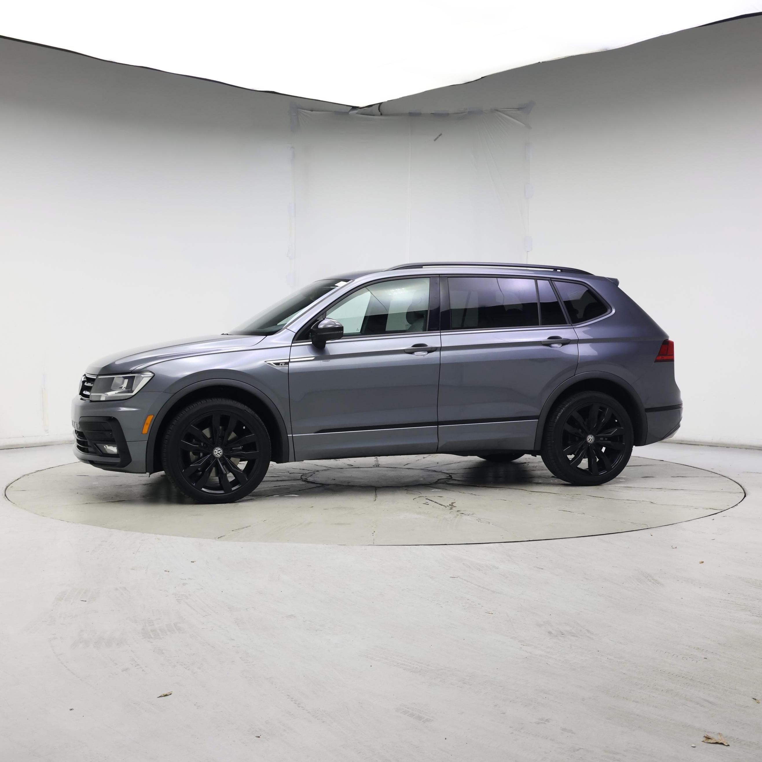 Thumbnail: 2021 Volkswagen Tiguan - 3