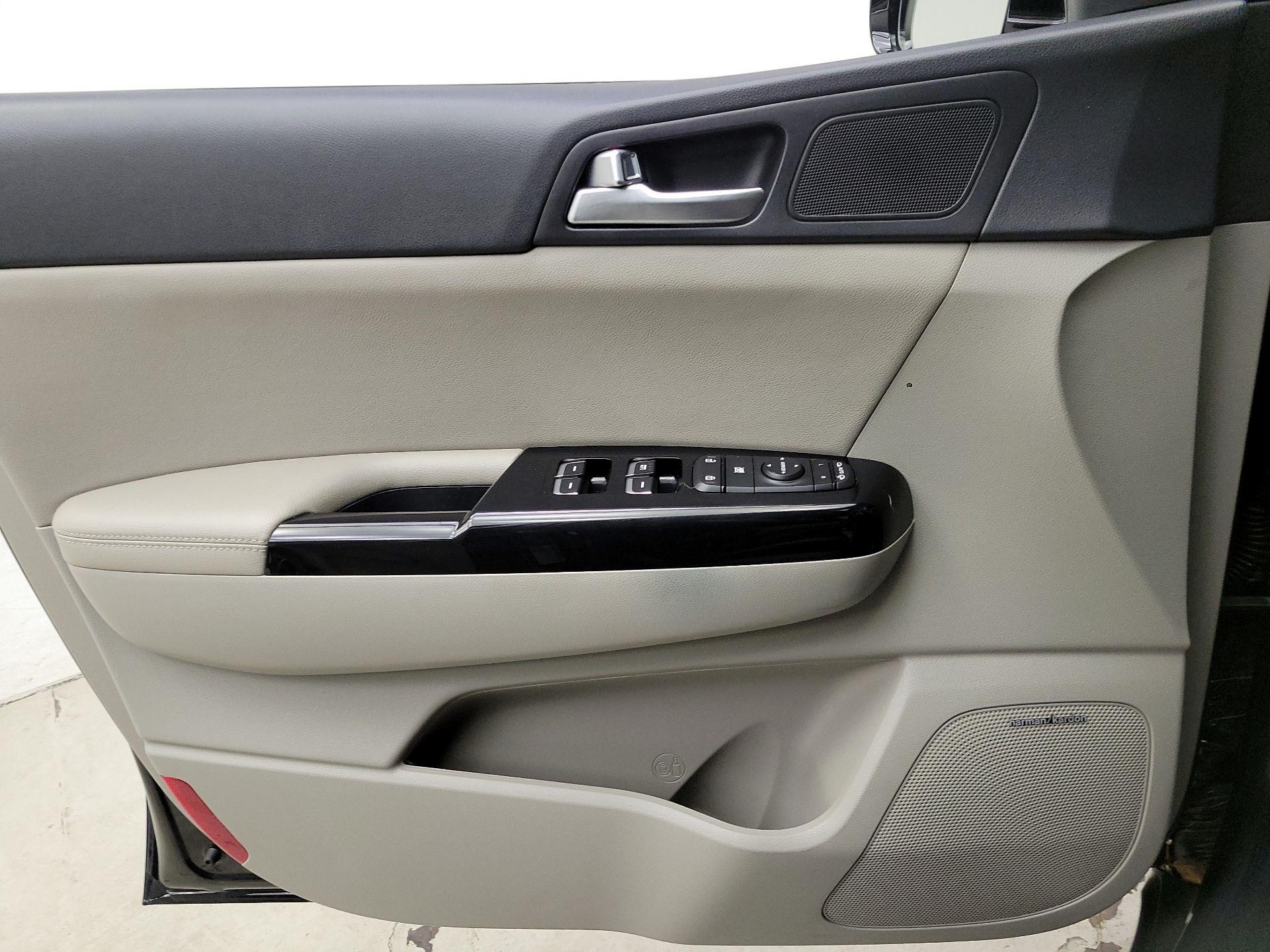 Thumbnail: 2020 Kia Sportage - 12