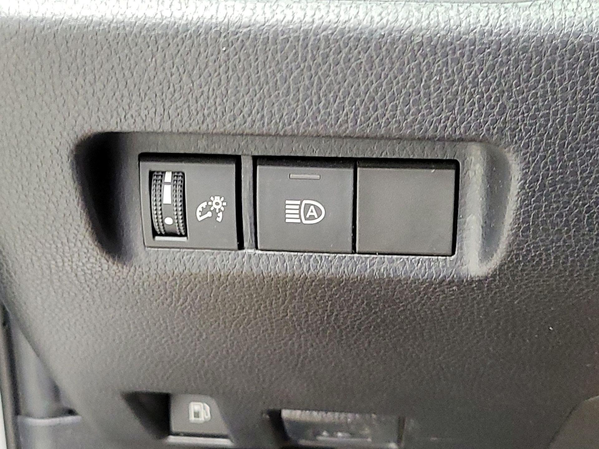 Thumbnail: 2019 Toyota RAV4 - 13