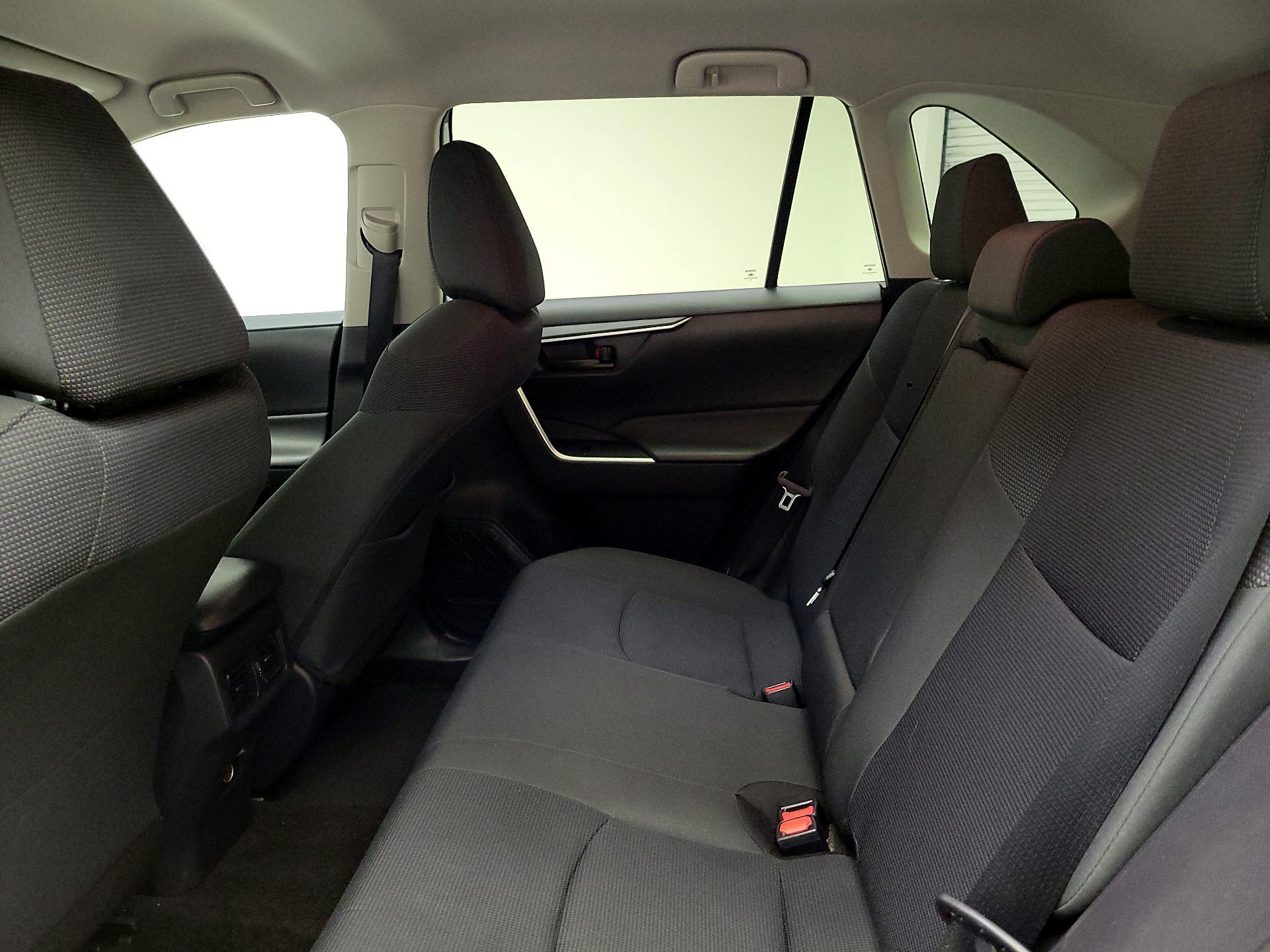 Thumbnail: 2019 Toyota RAV4 - 19