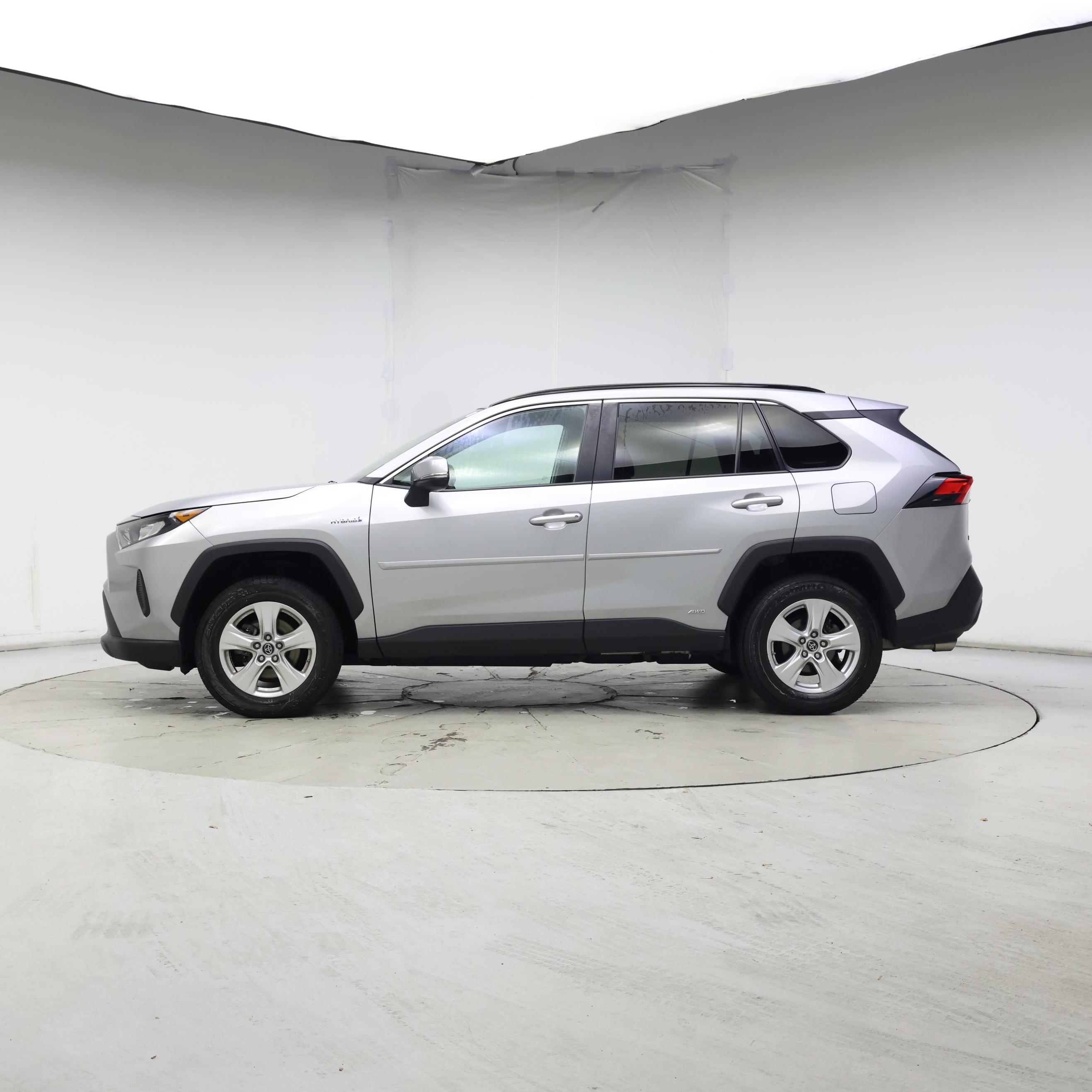 Thumbnail: 2019 Toyota RAV4 - 3