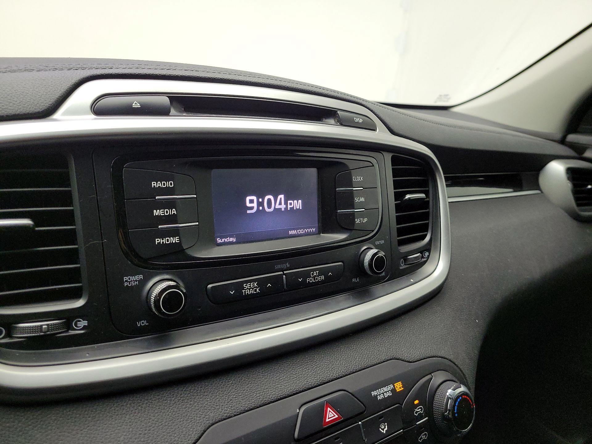 Thumbnail: 2017 Kia Sorento - 15