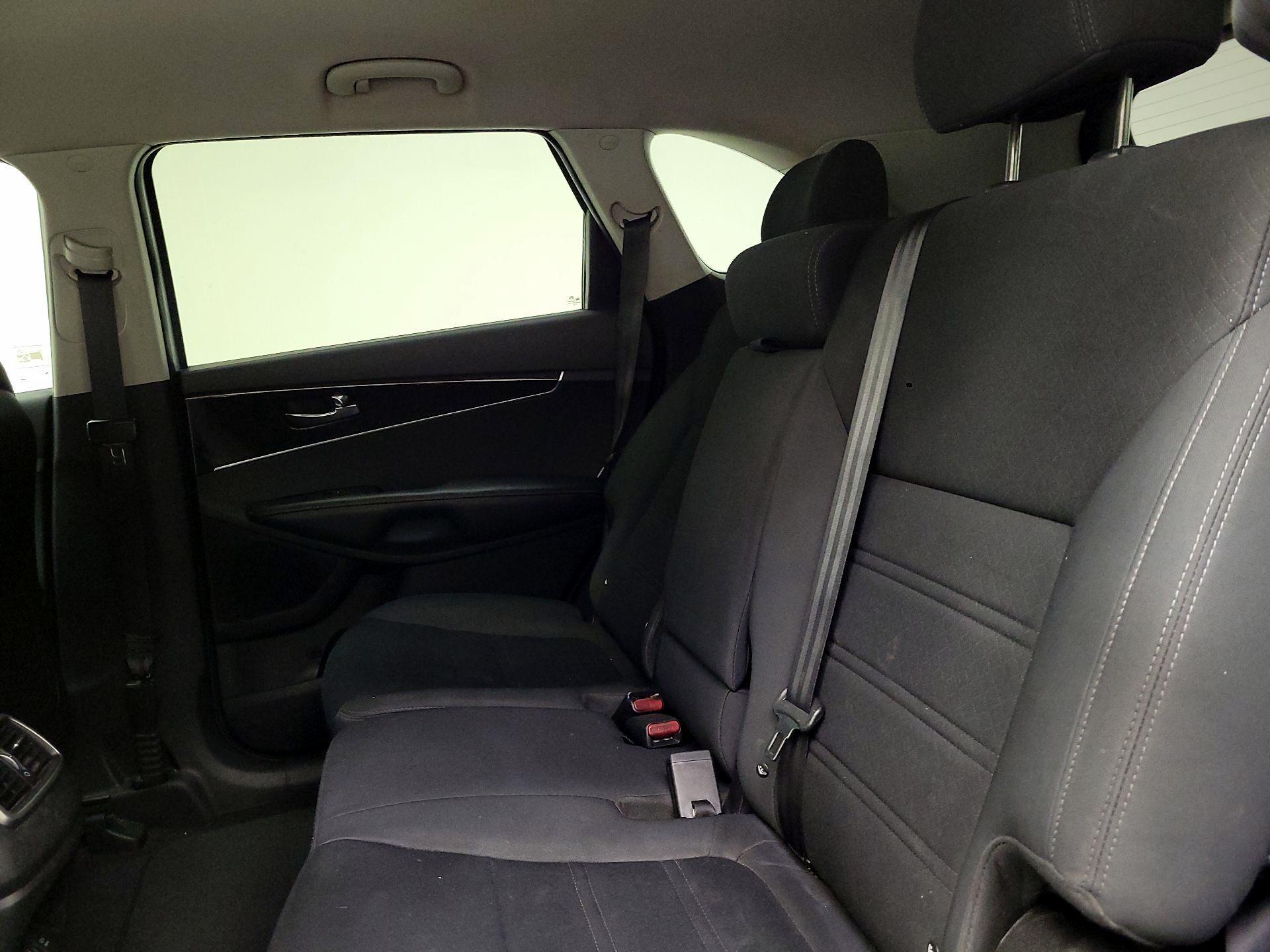 Thumbnail: 2017 Kia Sorento - 19