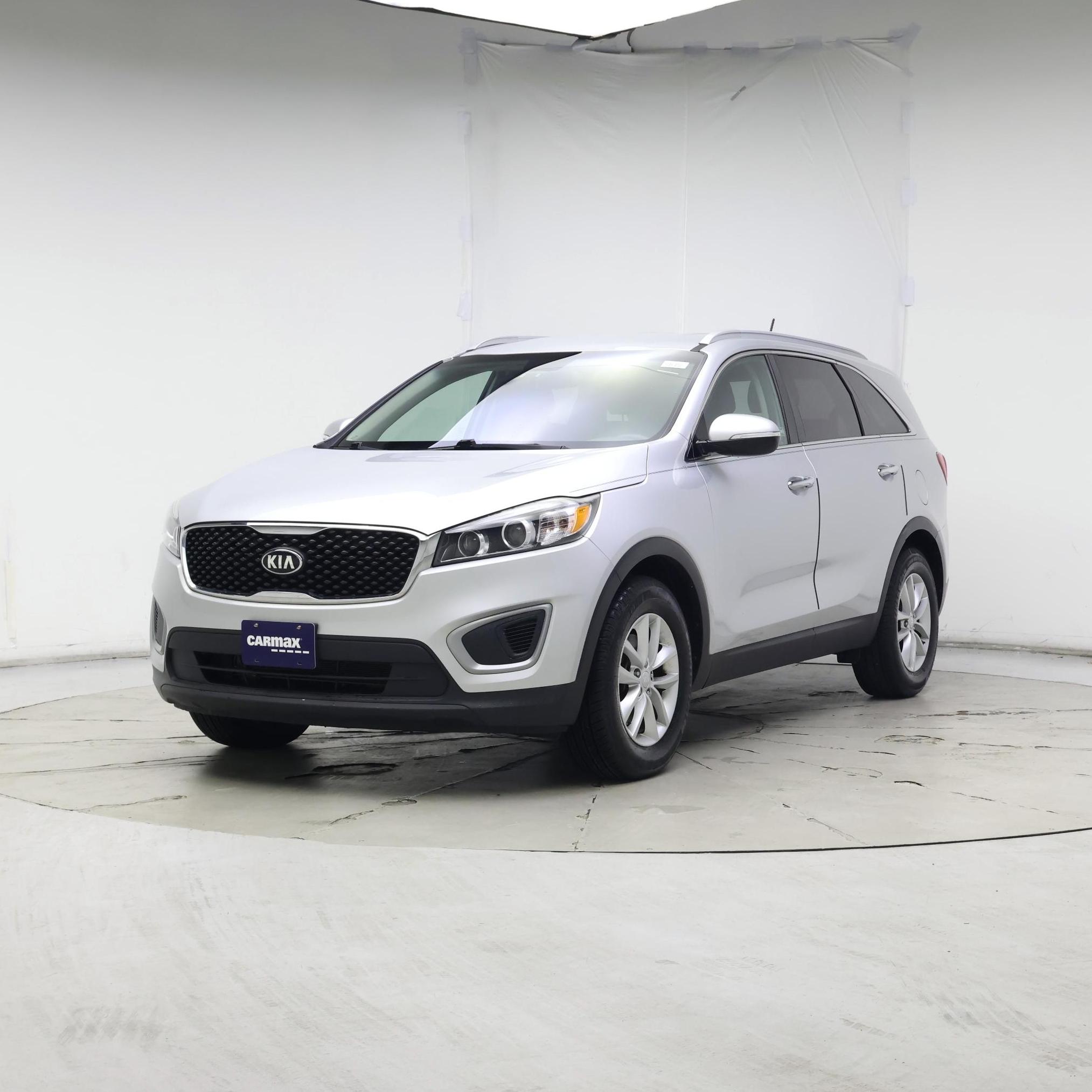 Thumbnail: 2017 Kia Sorento - 4