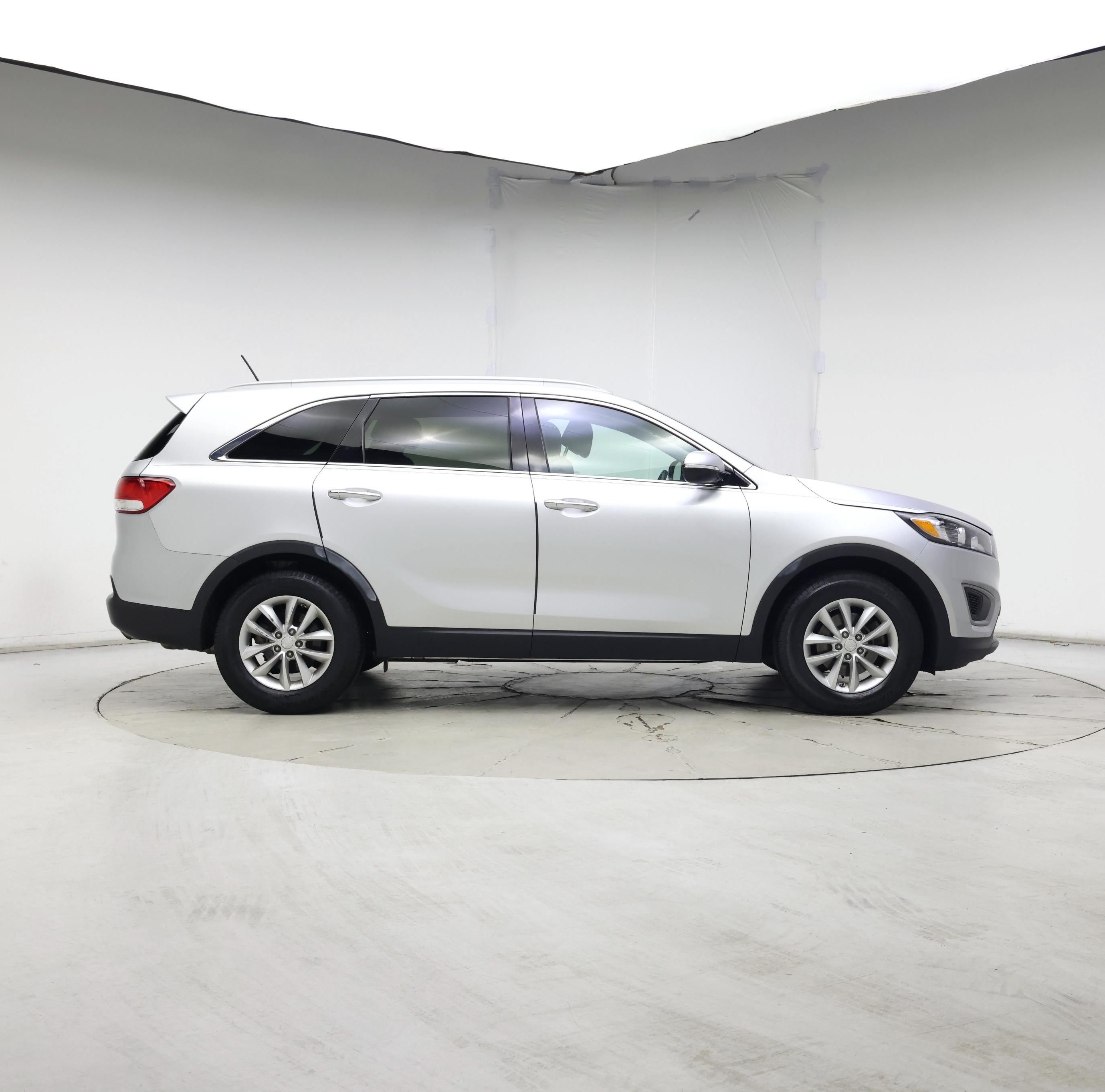 Thumbnail: 2017 Kia Sorento - 7