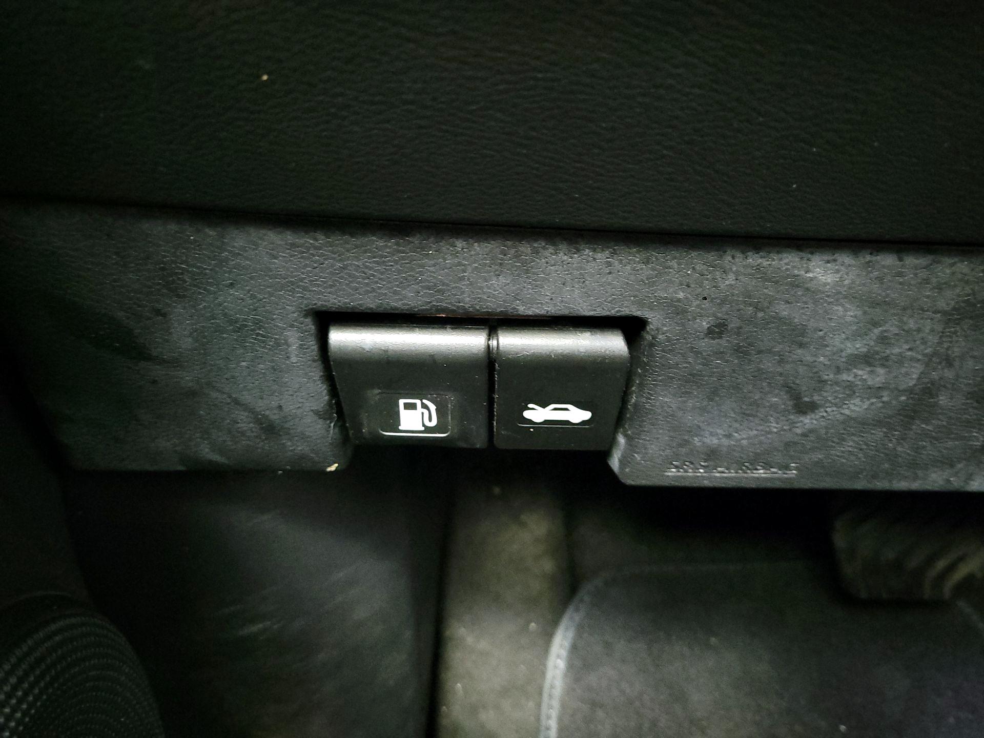 Thumbnail: 2020 Nissan Kicks - 13