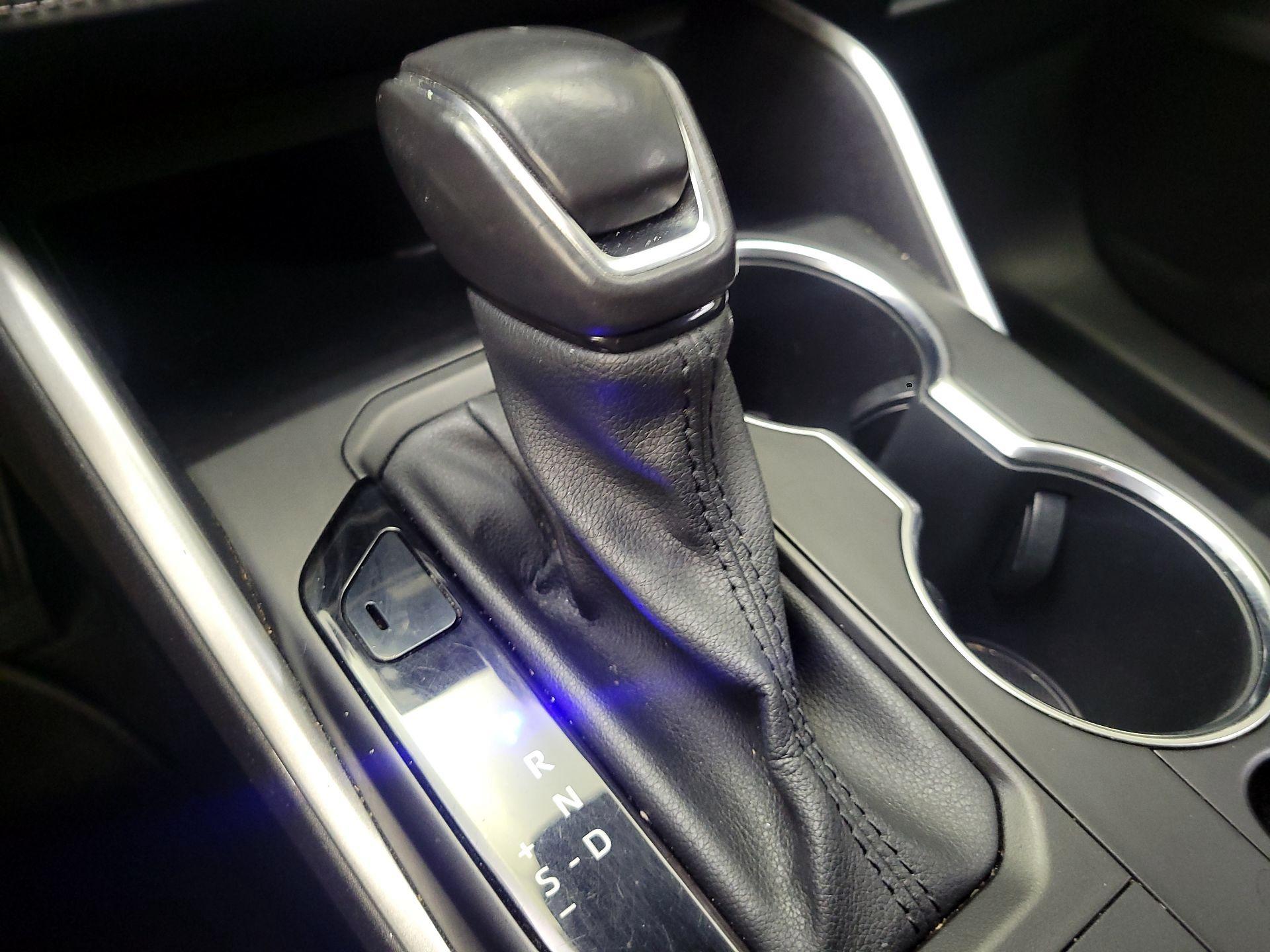 Thumbnail: 2021 Toyota Highlander - 17