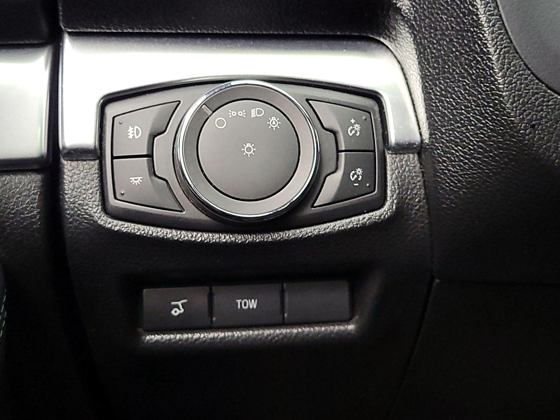 Thumbnail: 2017 Ford Explorer - 13