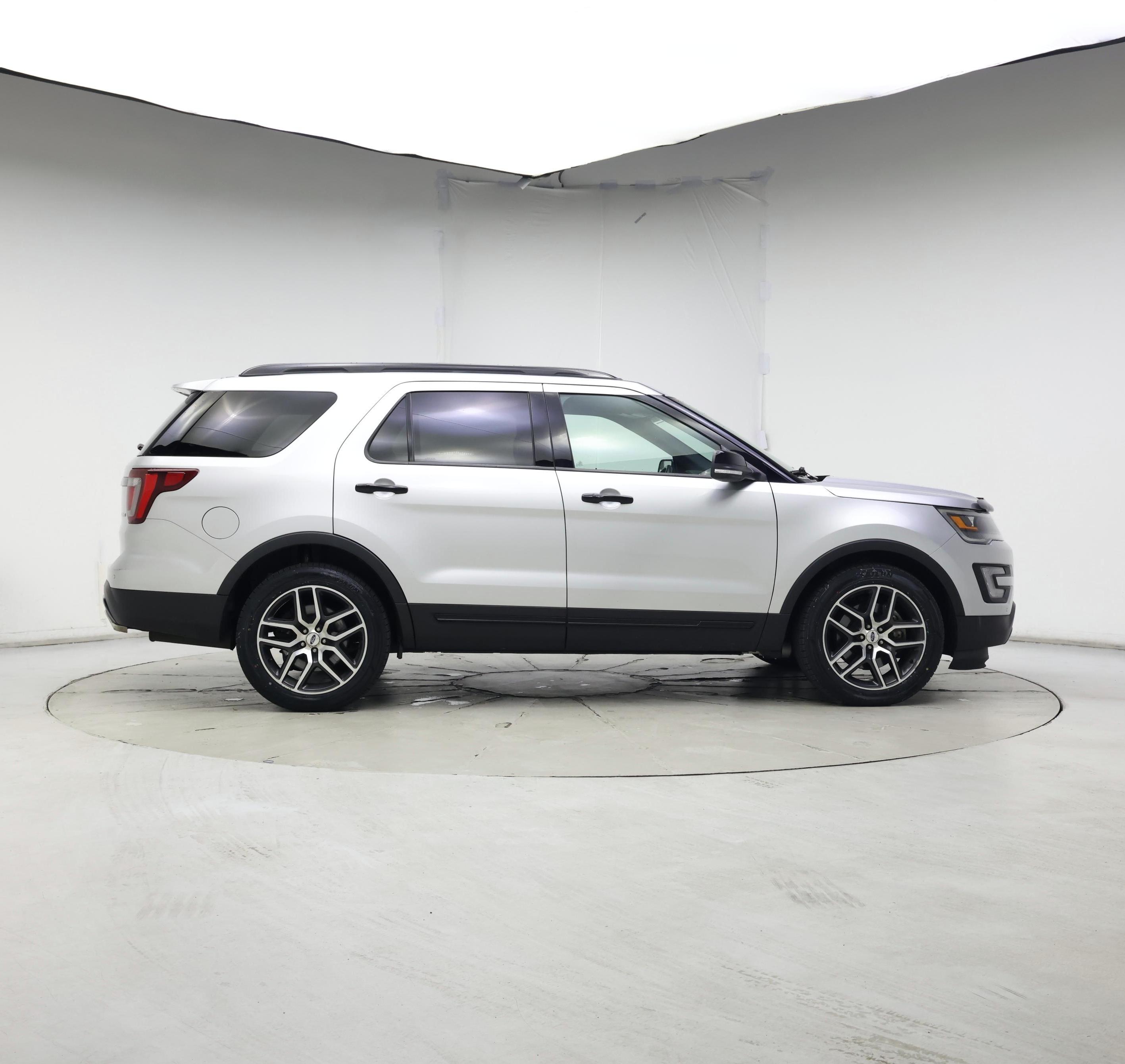 Thumbnail: 2017 Ford Explorer - 7