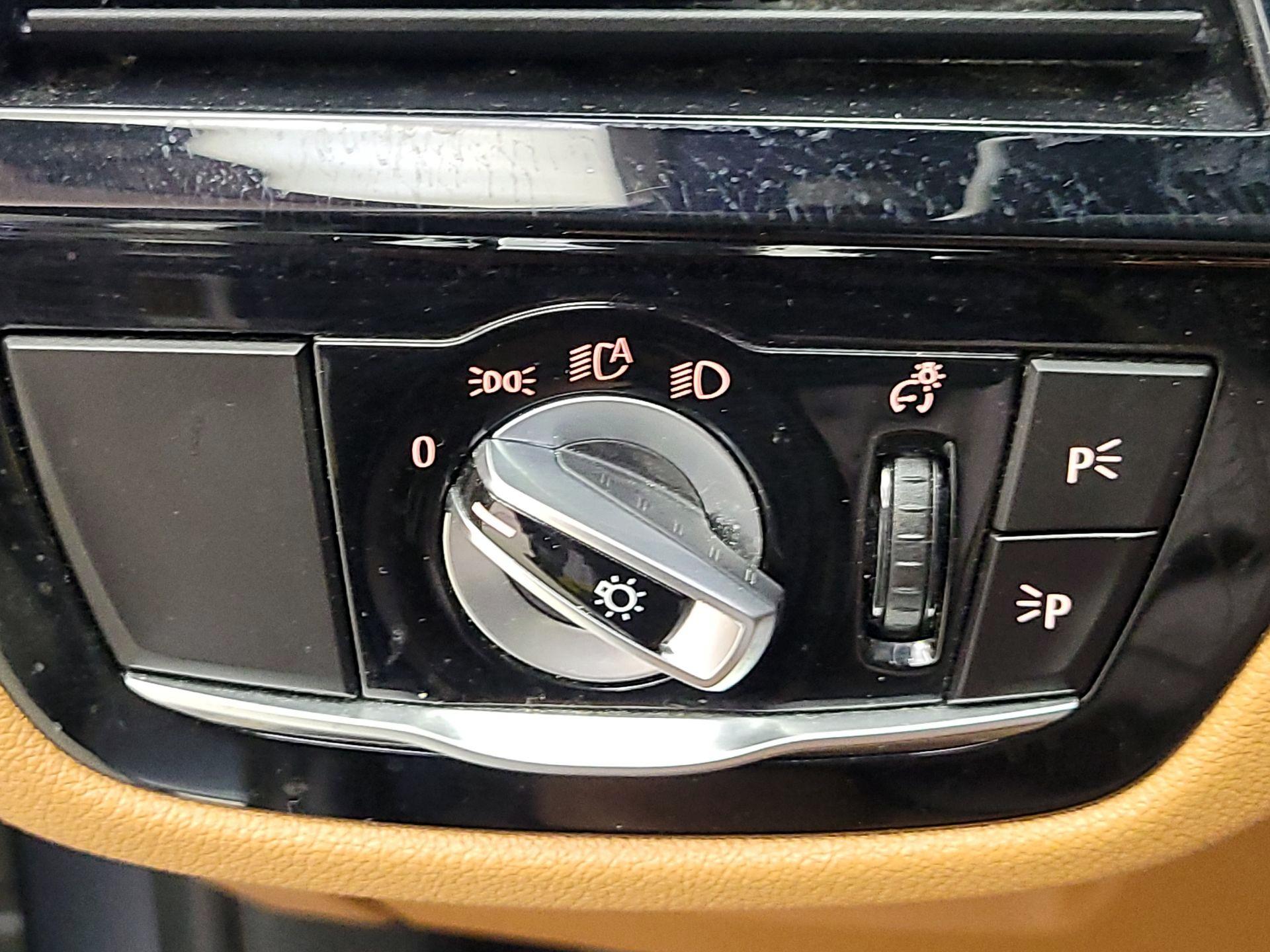 Thumbnail: 2021 BMW 5 Series - 13