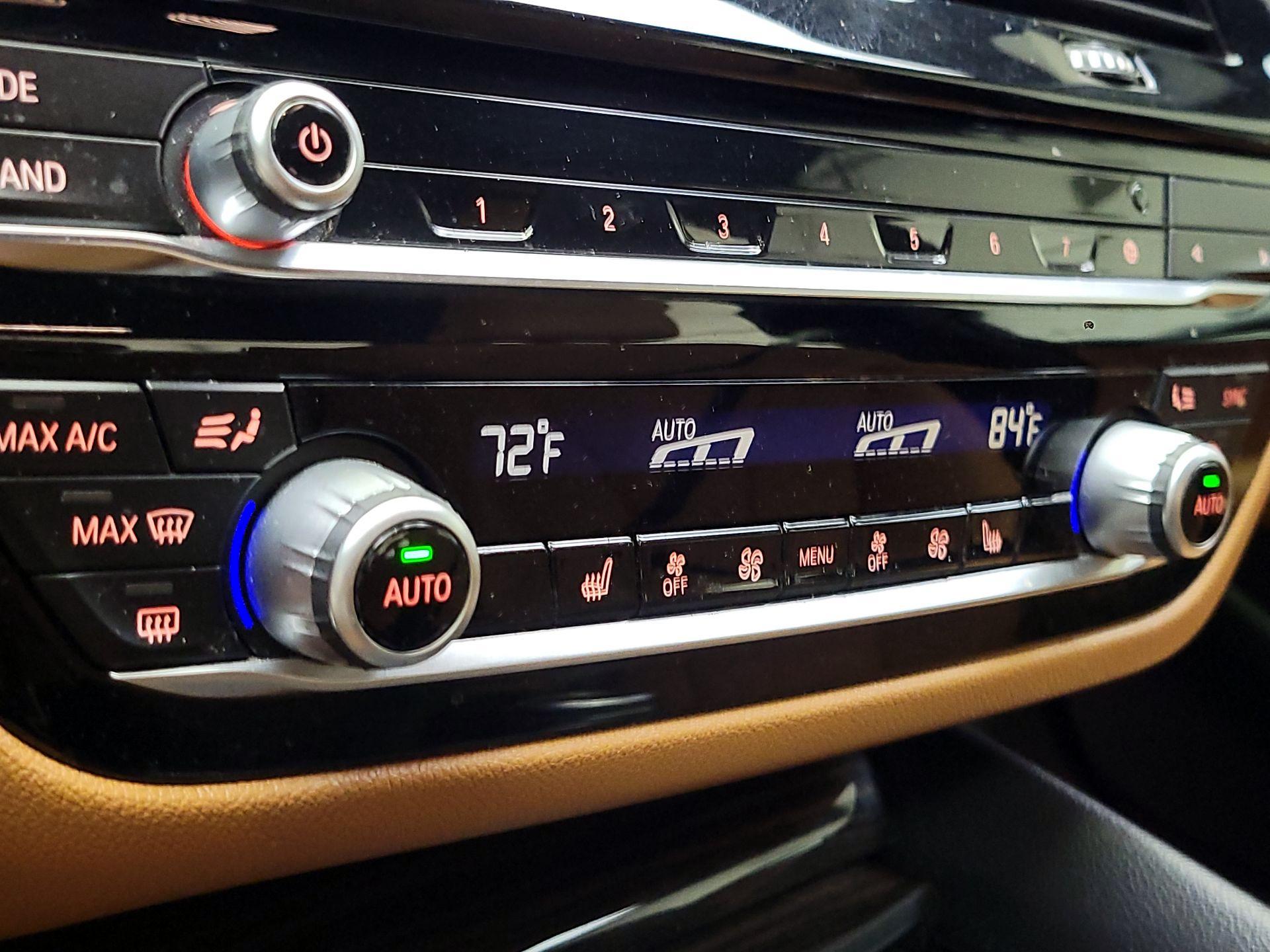 Thumbnail: 2021 BMW 5 Series - 17