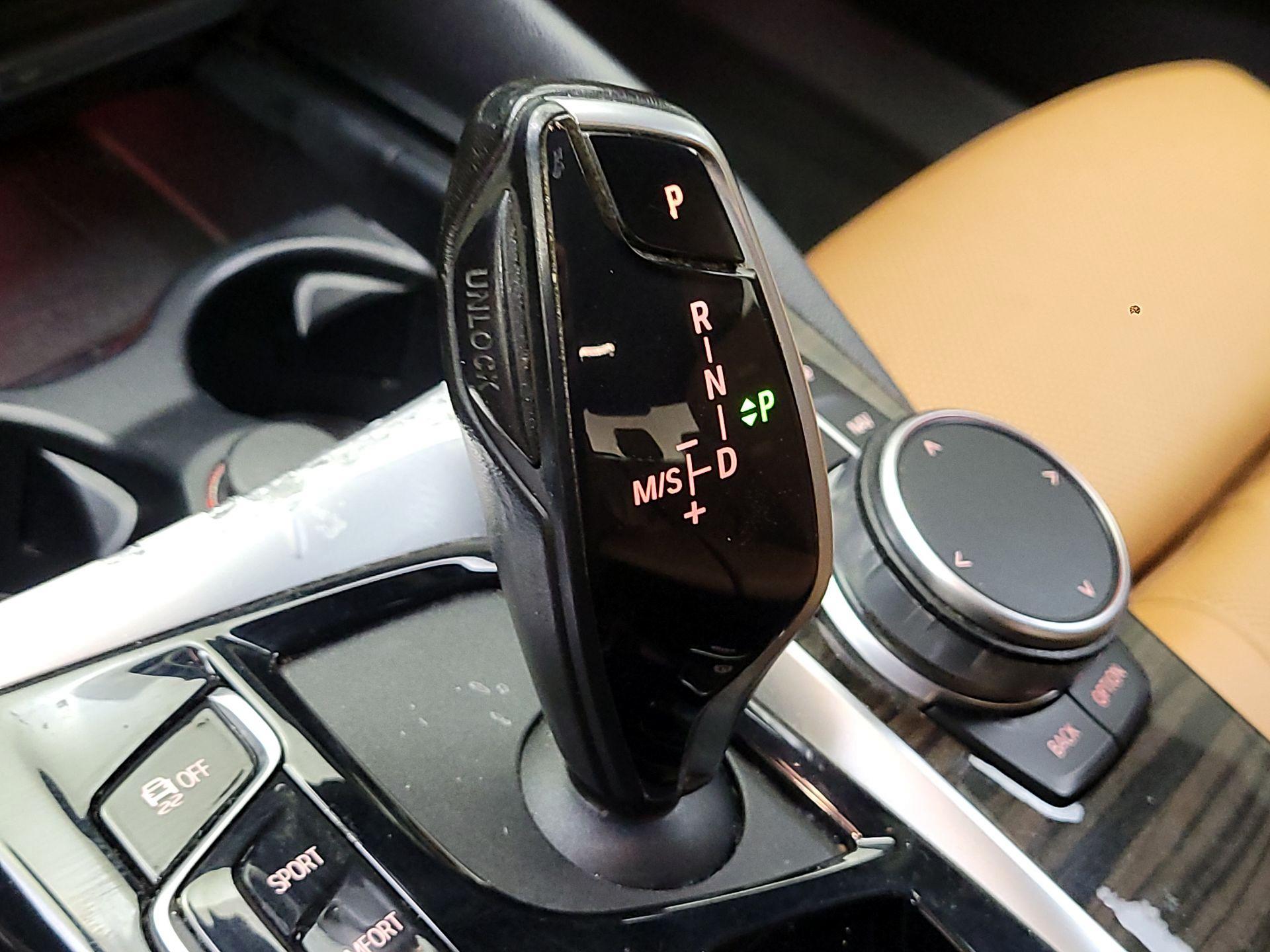 Thumbnail: 2021 BMW 5 Series - 18