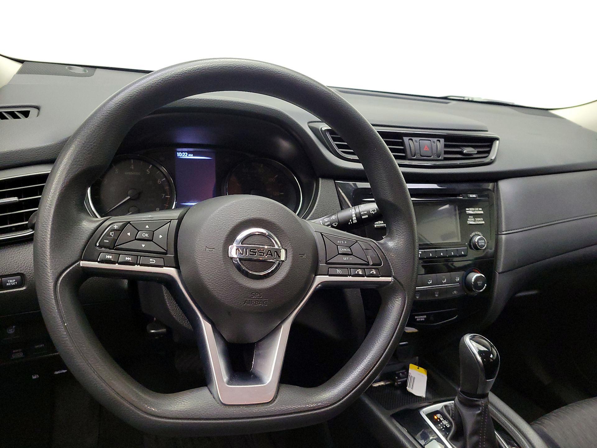 Thumbnail: 2017 Nissan Rogue - 10