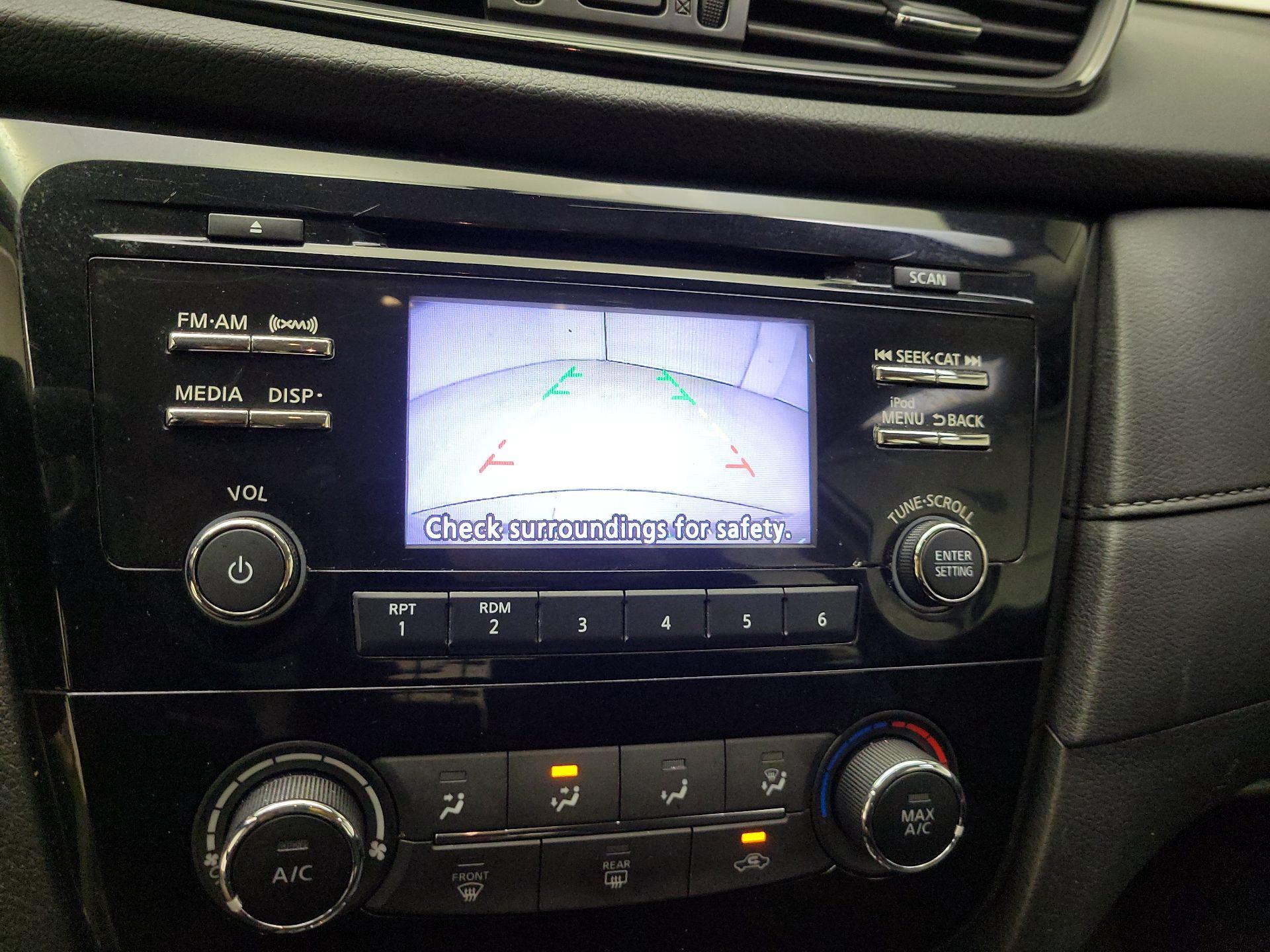 Thumbnail: 2017 Nissan Rogue - 14