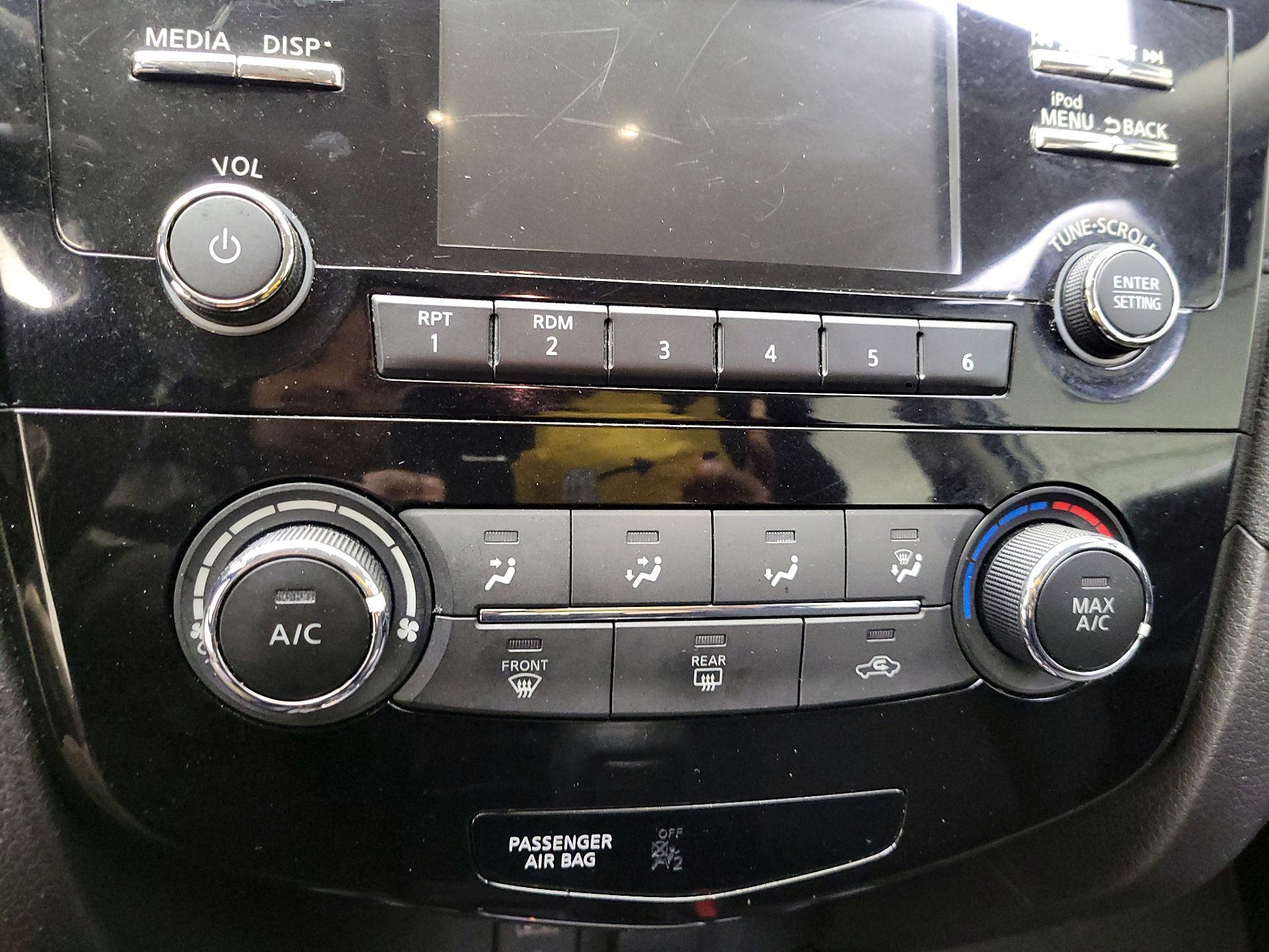 Thumbnail: 2017 Nissan Rogue - 16