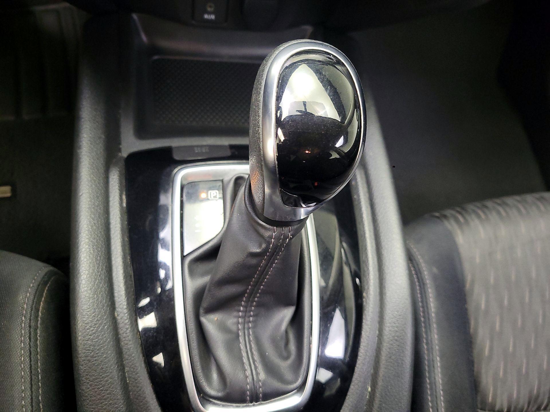 Thumbnail: 2017 Nissan Rogue - 17