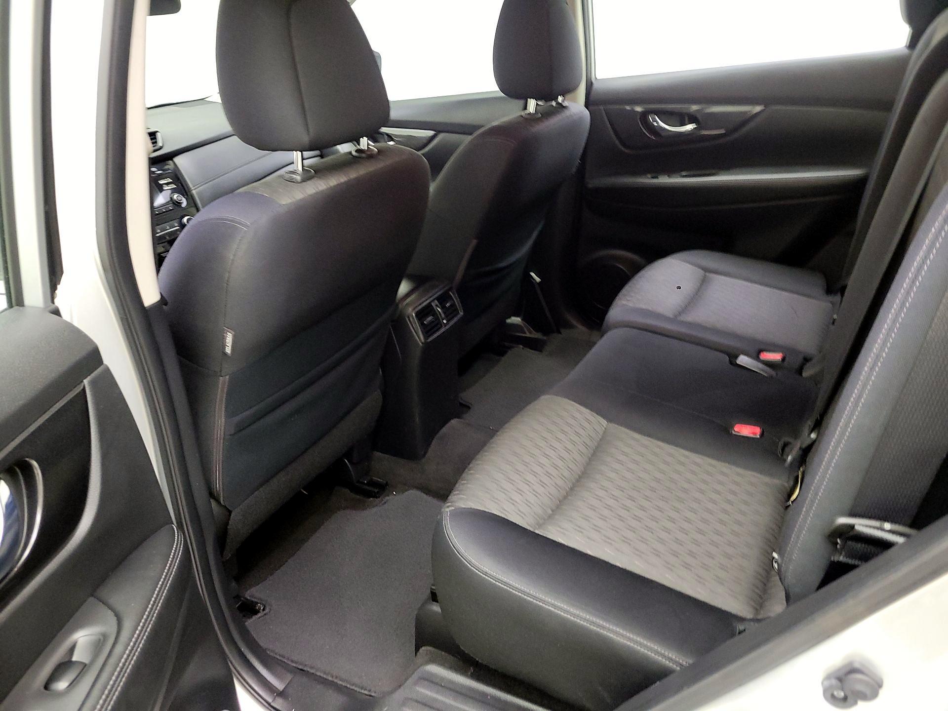 Thumbnail: 2017 Nissan Rogue - 19