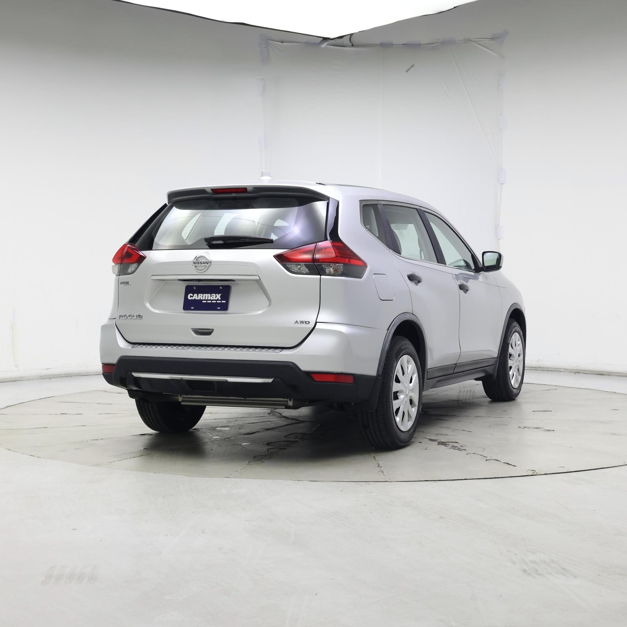 Thumbnail: 2017 Nissan Rogue - 8