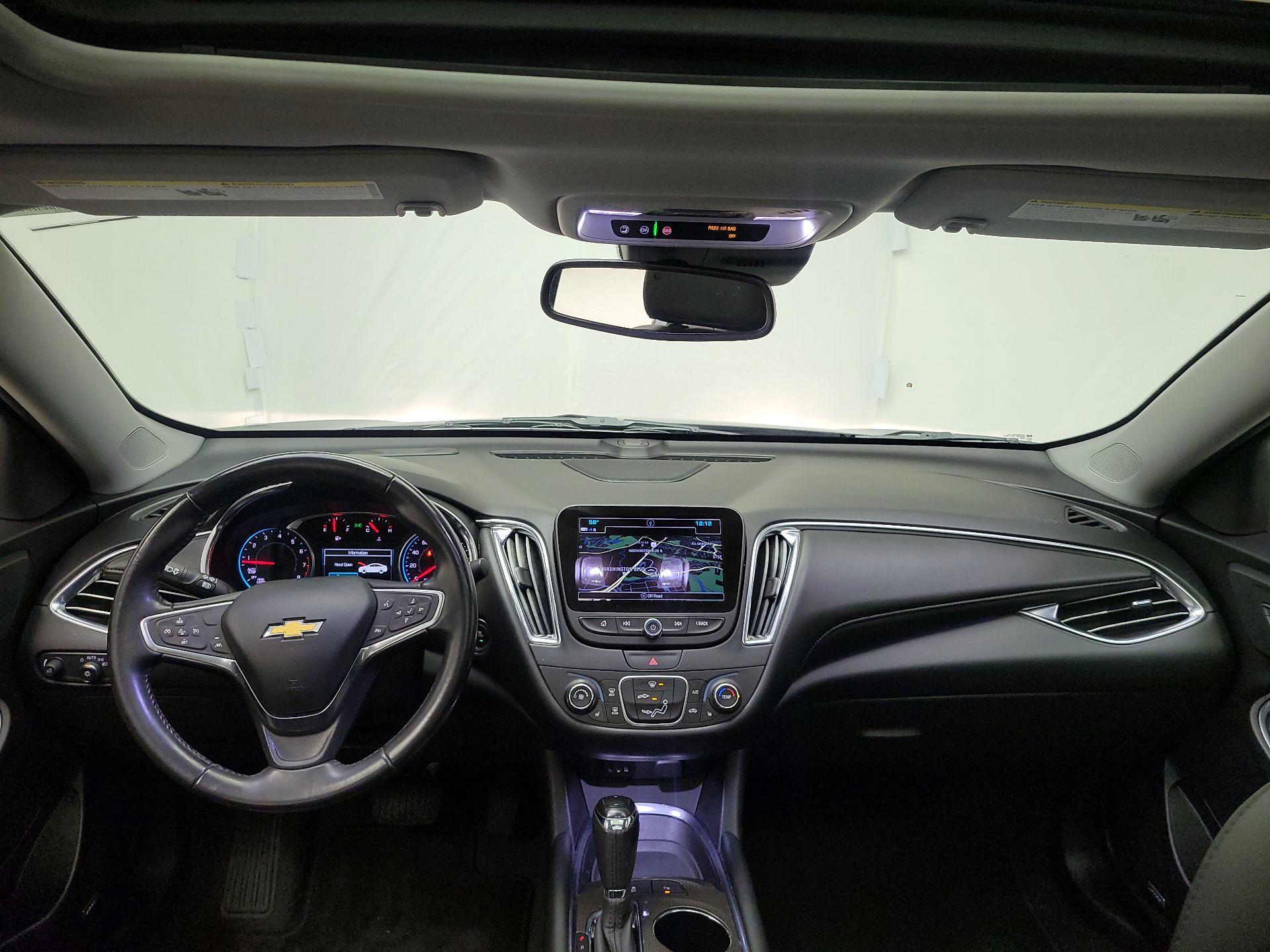 Thumbnail: 2018 Chevrolet Malibu - 9