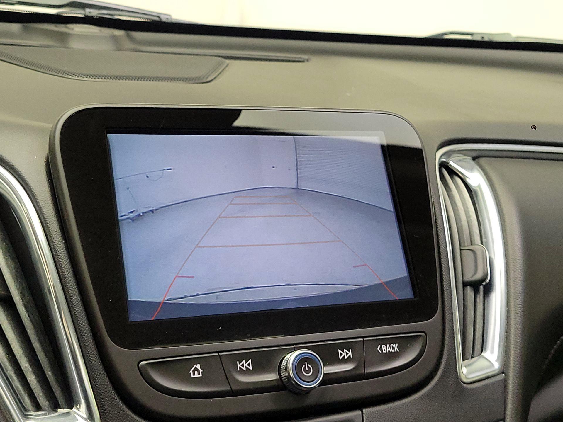 Thumbnail: 2018 Chevrolet Malibu - 15