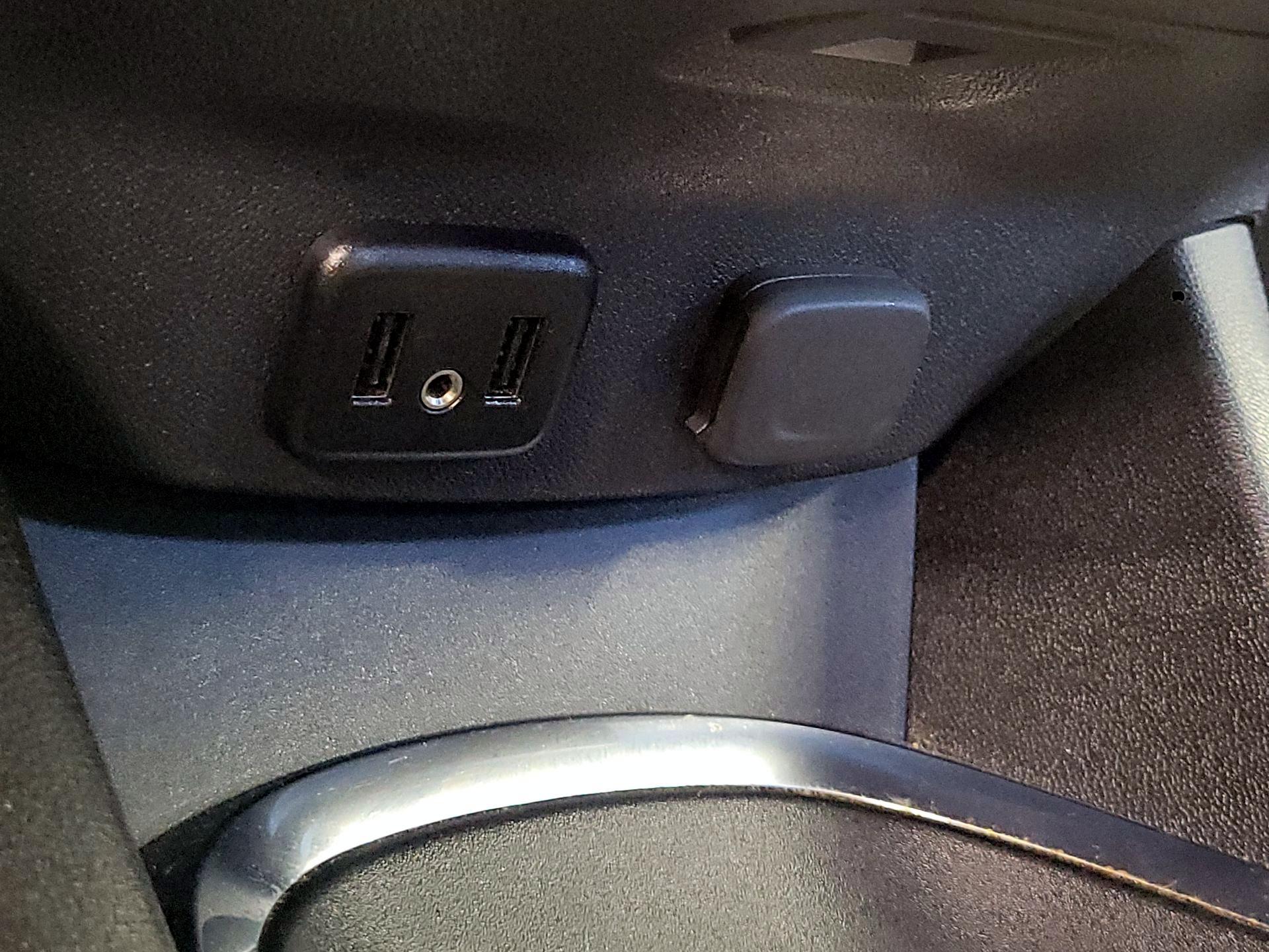 Thumbnail: 2018 Chevrolet Malibu - 19