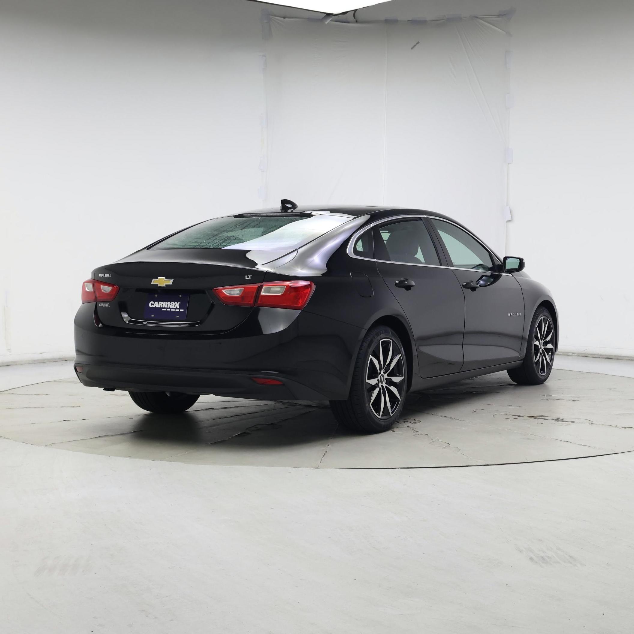 Thumbnail: 2018 Chevrolet Malibu - 8