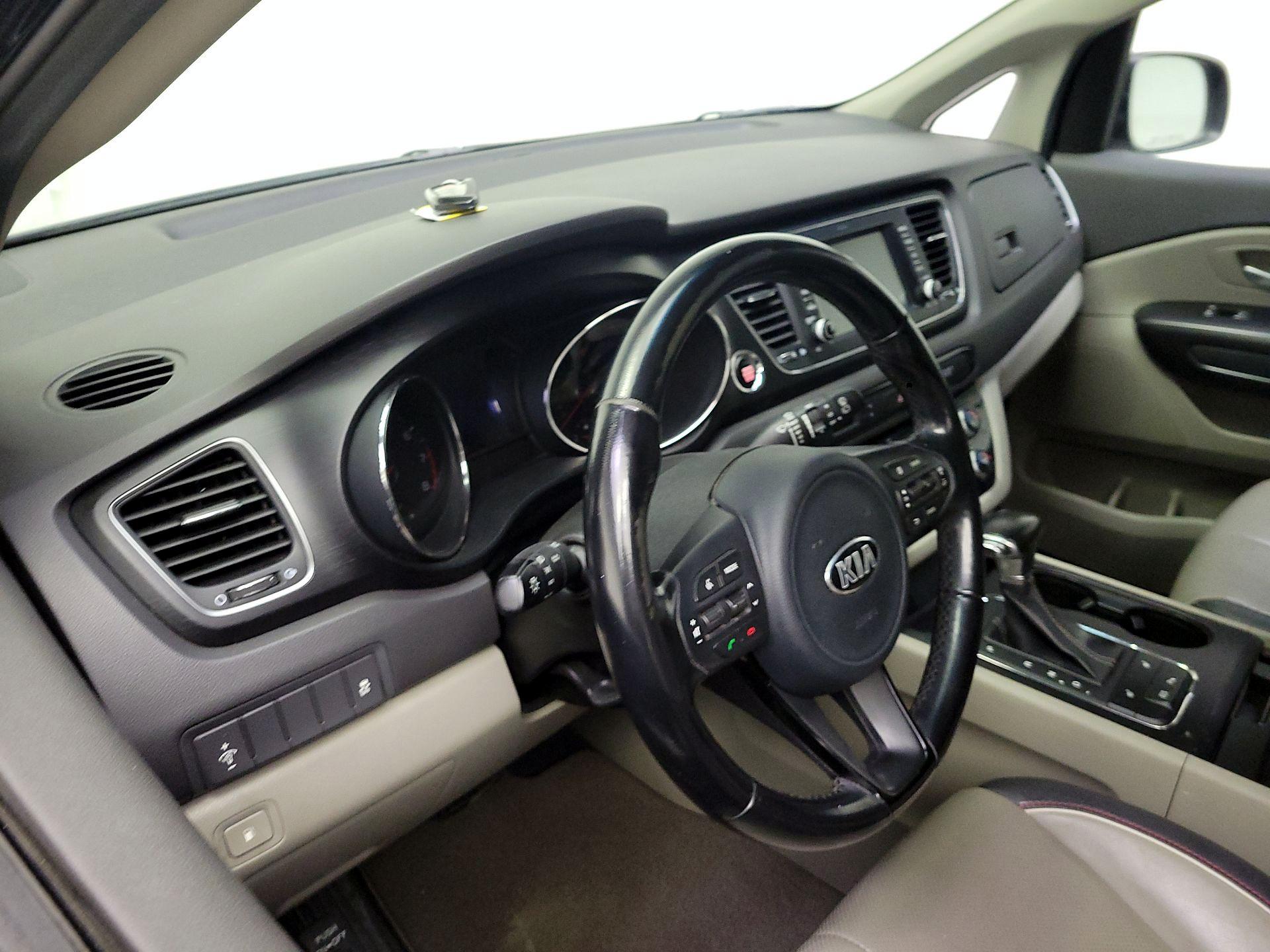 Thumbnail: 2017 Kia Sedona - 9