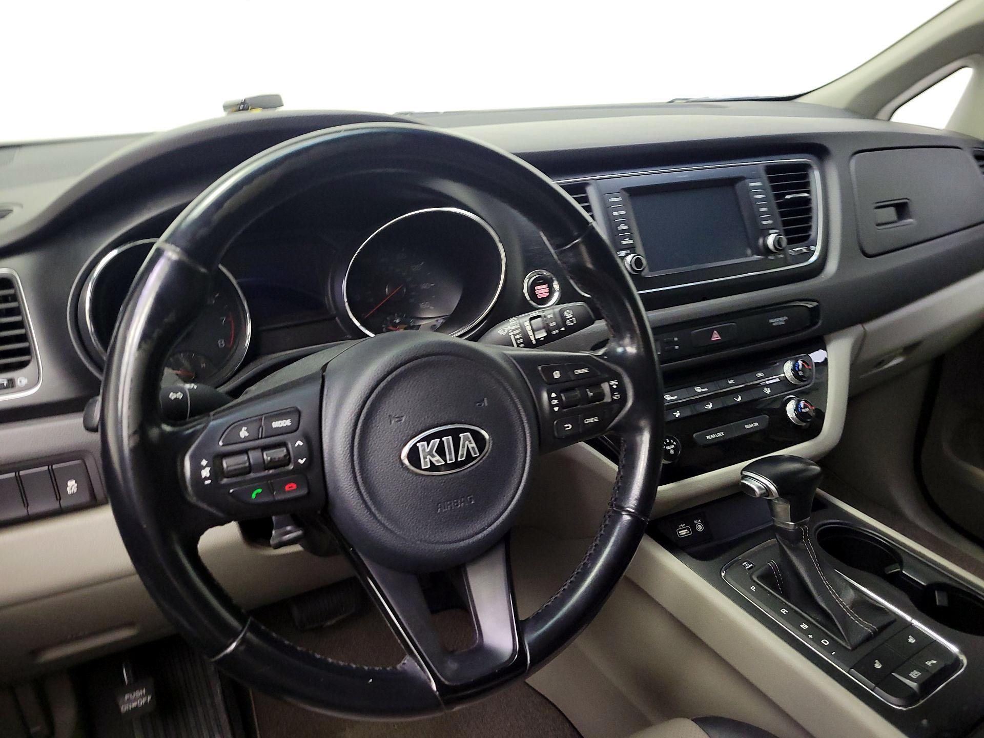 Thumbnail: 2017 Kia Sedona - 10