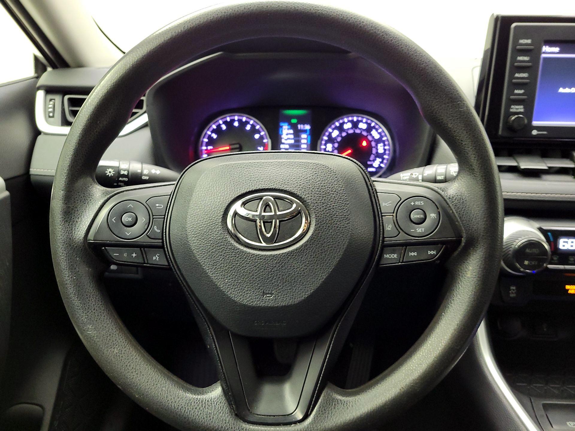 Thumbnail: 2020 Toyota RAV4 - 10