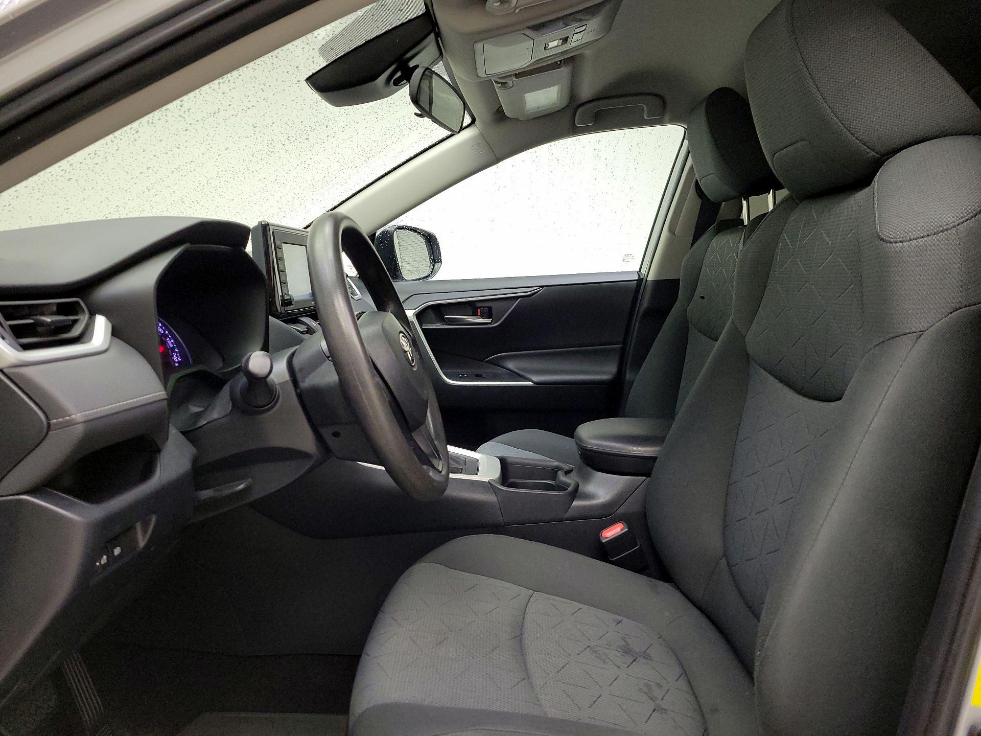 Thumbnail: 2020 Toyota RAV4 - 11