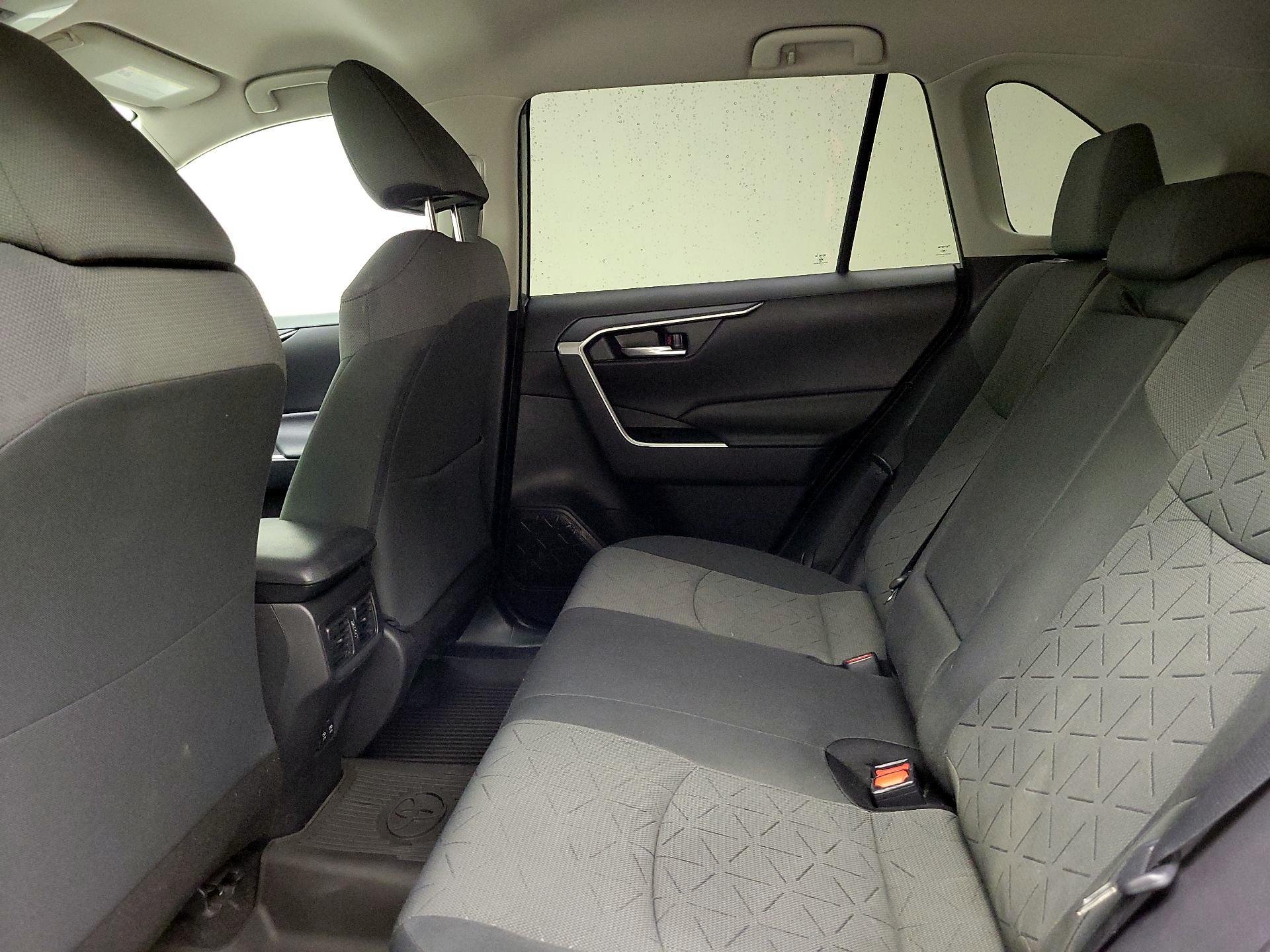 Thumbnail: 2020 Toyota RAV4 - 20