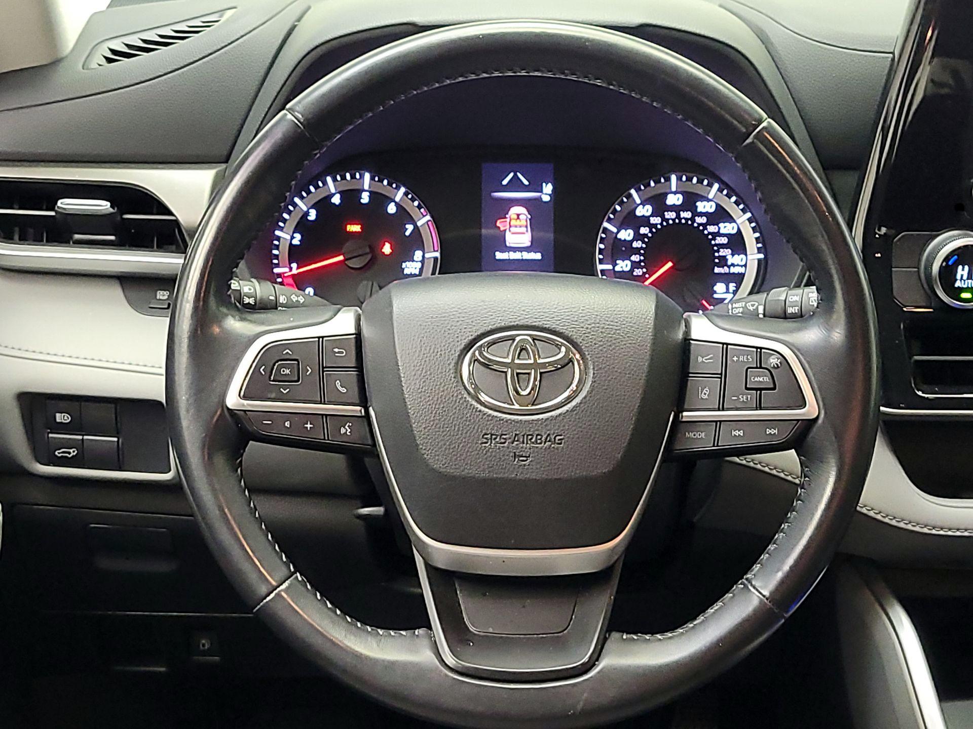 Thumbnail: 2022 Toyota Highlander - 10