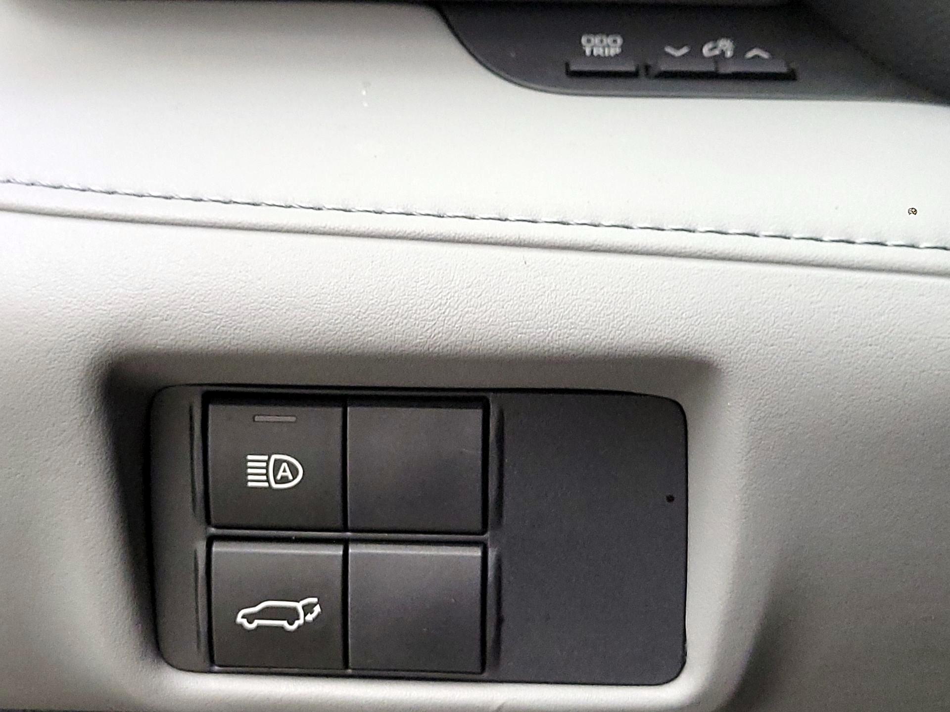 Thumbnail: 2022 Toyota Highlander - 13