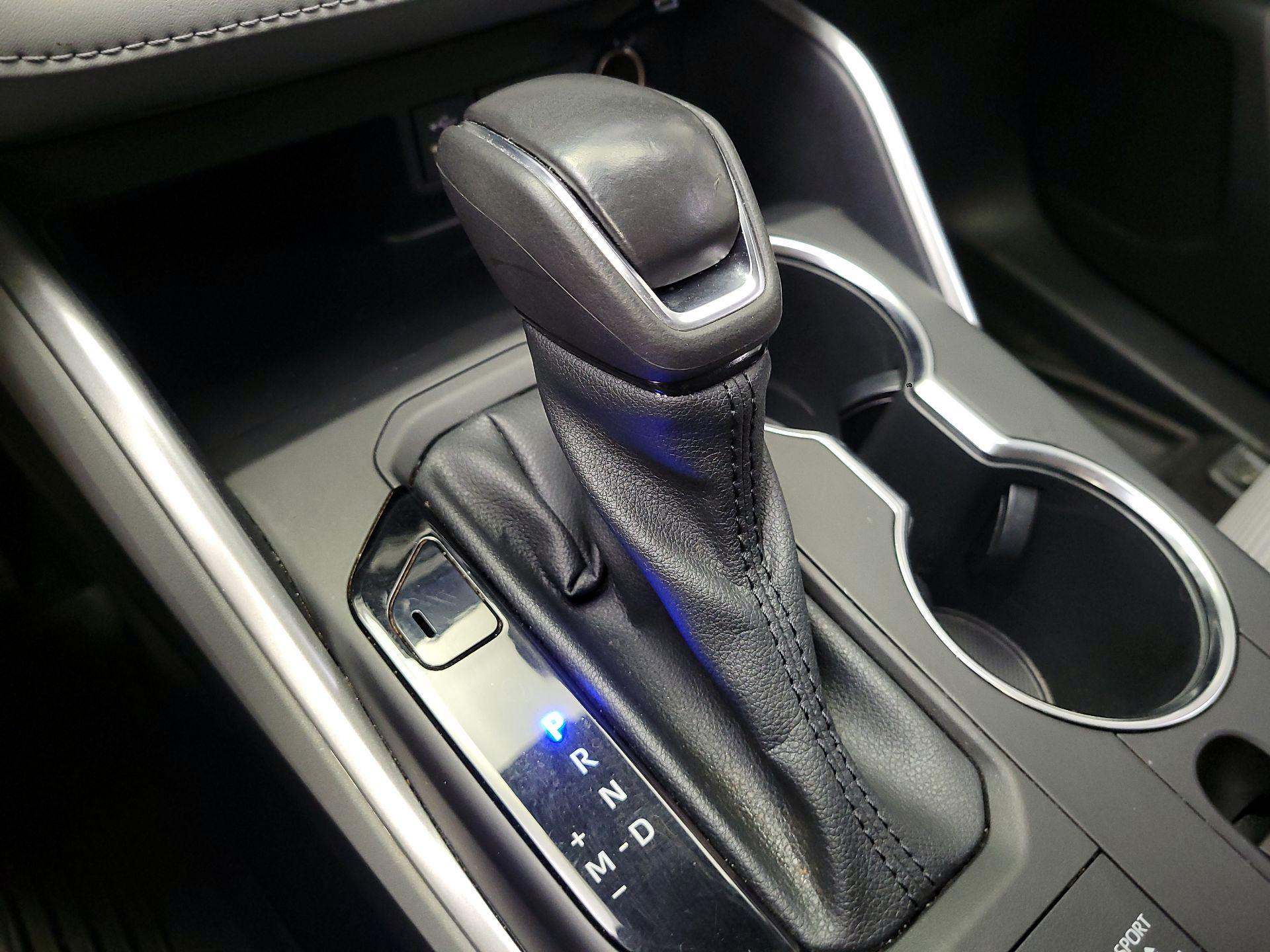 Thumbnail: 2022 Toyota Highlander - 17