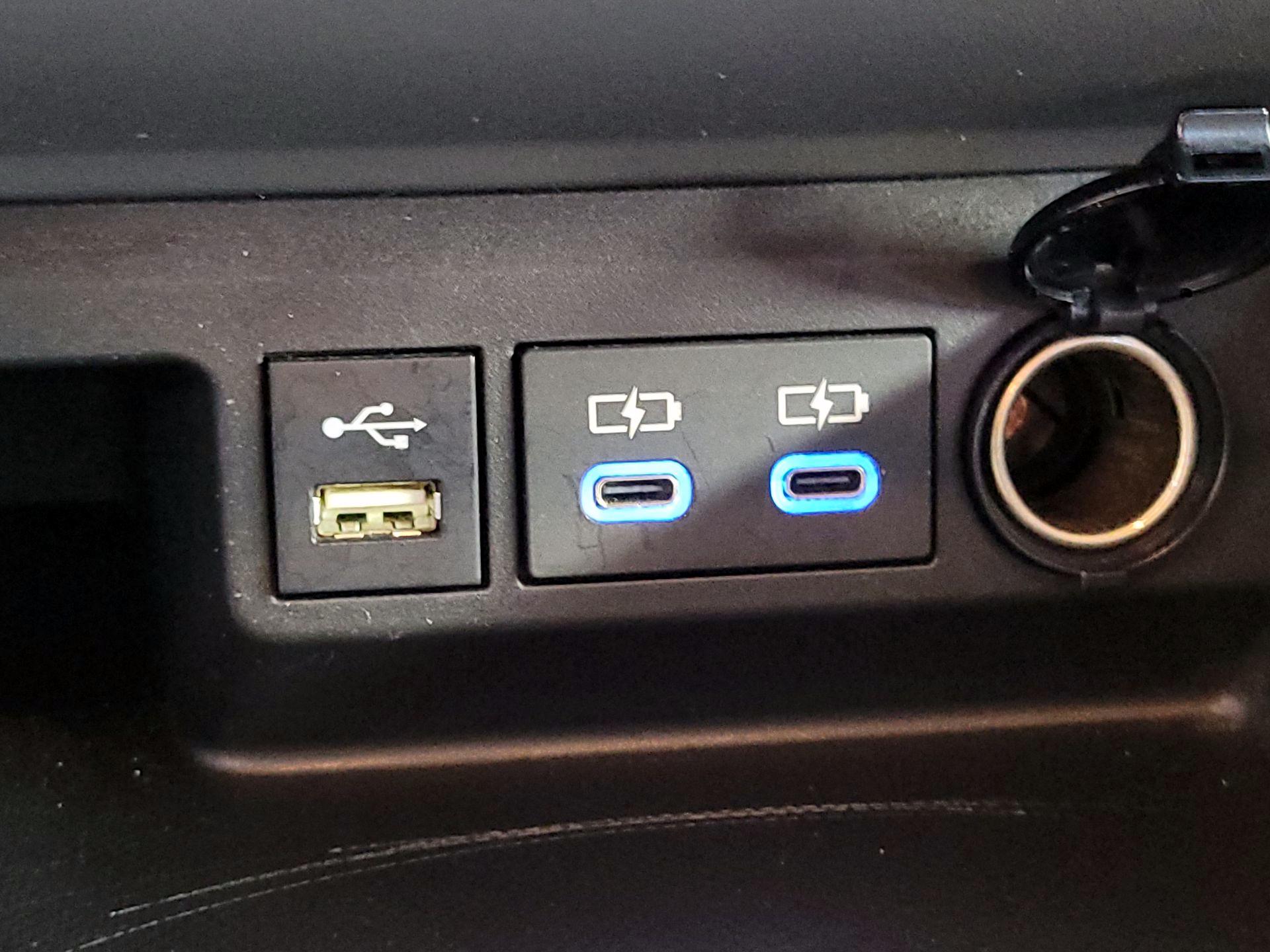 Thumbnail: 2022 Toyota Highlander - 18